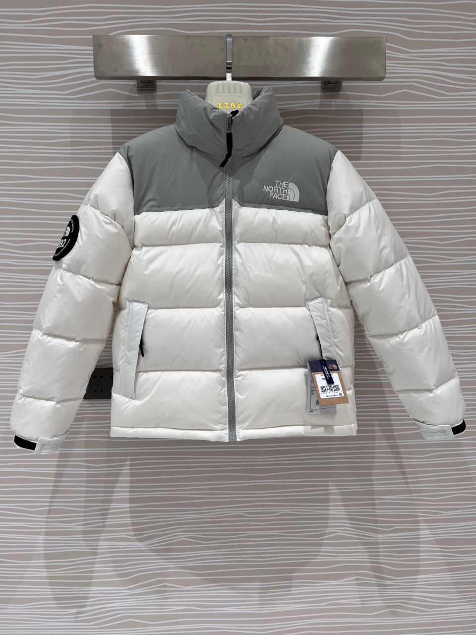 The North Face 1992 30th Anniversary Edition. White. Unisex. Sizes S-XXL. Classic design with 1992 badge.-Big cat