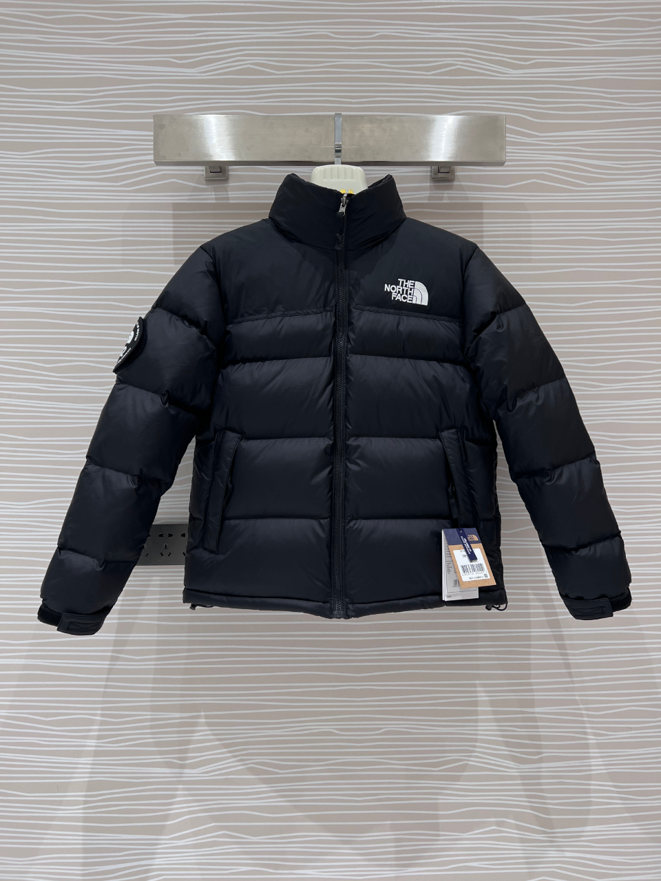 The North Face 1992 Black 30th Anniversary Edition with limited badge, classic 3D patch, and unique 1992 neck label. Unisex. Sizes: S M L XL XXL-Big cat