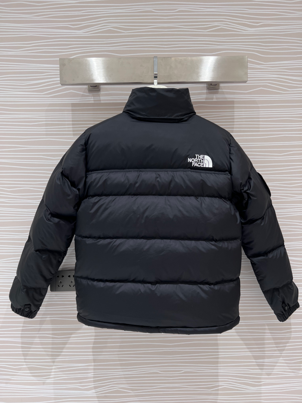 The North Face 1992 Black 30th Anniversary Edition with limited badge, classic 3D patch, and unique 1992 neck label. Unisex. Sizes: S M L XL XXL-Big cat
