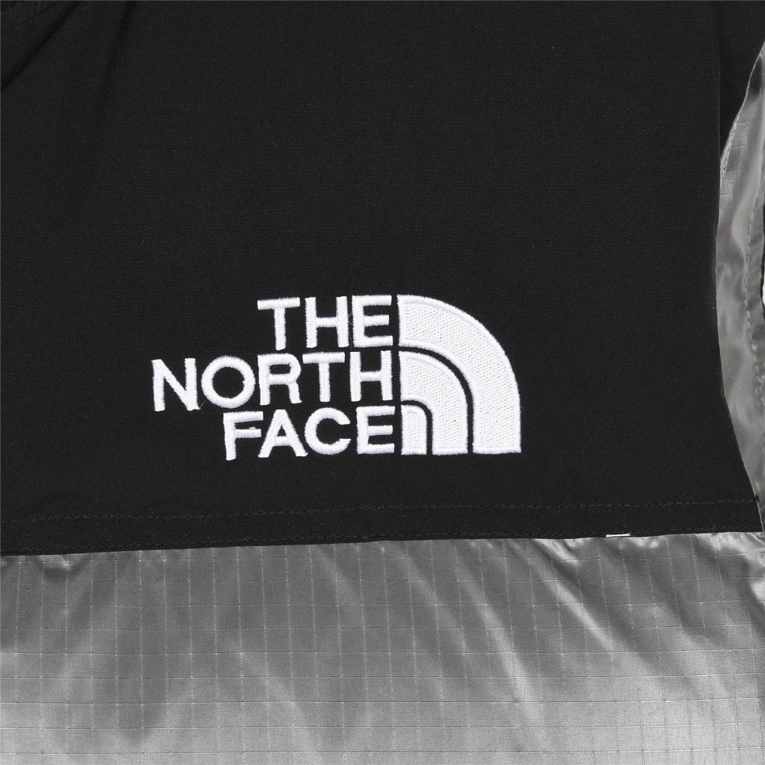 P360
北面大格子亮面马甲
𝐓𝐡𝐞 𝐍𝐨𝐫𝐭𝐡 𝐅𝐚𝐜𝐞/北面Nuptse 1996/炫彩款羽绒马甲/北面马甲
The North Face"的字面含义为山的最寒冷、最艰难一面。它也是The North Face"的产品能够发挥功能的地方。 The North Face。一直致力支持去发现亲近自然。赞助探险家们去征服那些遥远的,人类尚不可触及的角落。 The North Face"的标识,取自于美国Yosemite优胜美地国家公园内的半圆页山Half Dome,这也是等岩爱好者们擎爬花岗石的终极目标。
顶级原版复刻版本就是指目前国内最高版本(没有之一)(匠心做一件放到专柜就是ZP的衣服)
1⃣️ 进口barudan/百灵达绣花机定制万针电绣,采用进口7号针,进口绣线,保证每字饱满、立体、清晰,可称最贵绣标!
2⃣️采用国标90白鸭绒填充,保暖性能更出色,轻便不厚重,压缩后的蓬松度恢复性好!
3⃣️原厂定制40D格子四级防水布料,独家采用原版一致单层布料做法【非市面通货内加胆布】,采用单层布料考验了布料及羽绒必须要达标,防止跑绒,并保证手感及膨松度,内里采用尼龙nylon双重双层封禁设计,不会出现任何跑绒现象,内置抽拉绳扣的可调节下摆,可防风防寒!
4⃣️拉链采用吉田YKK原厂定制,刻字清晰,质感完美顺滑.
5⃣️辅料及扣子均采用原版一样铜芯弹簧【非市面铁芯弹簧】
北面羽绒服,不吹嘘,目前能比我们做的更好的几乎没有!
S+用心做一件原版产品,让每一位客户有底气去给他的客户介绍说:这个是国内最顶级复刻版本。
好的产品不需要过多软文去衬托,
只有垃圾产品才会吹嘘:原单ZP 用洒洒洋洋几千字来打动消费者!
虽是F货但不输ZP!
支持15天无理由退货(不影响二次销售)
码数:XS S M L XL XXL
