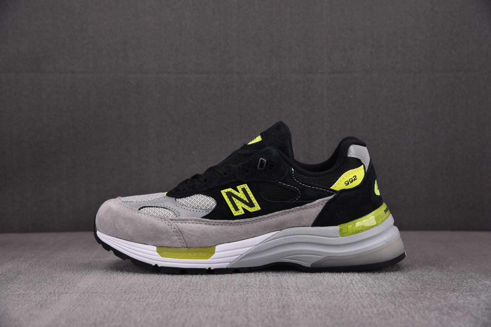 NB992尺码:36-46总裁R版出品-NewBalanceNB992“Volt”黑灰绿M992TQYZ