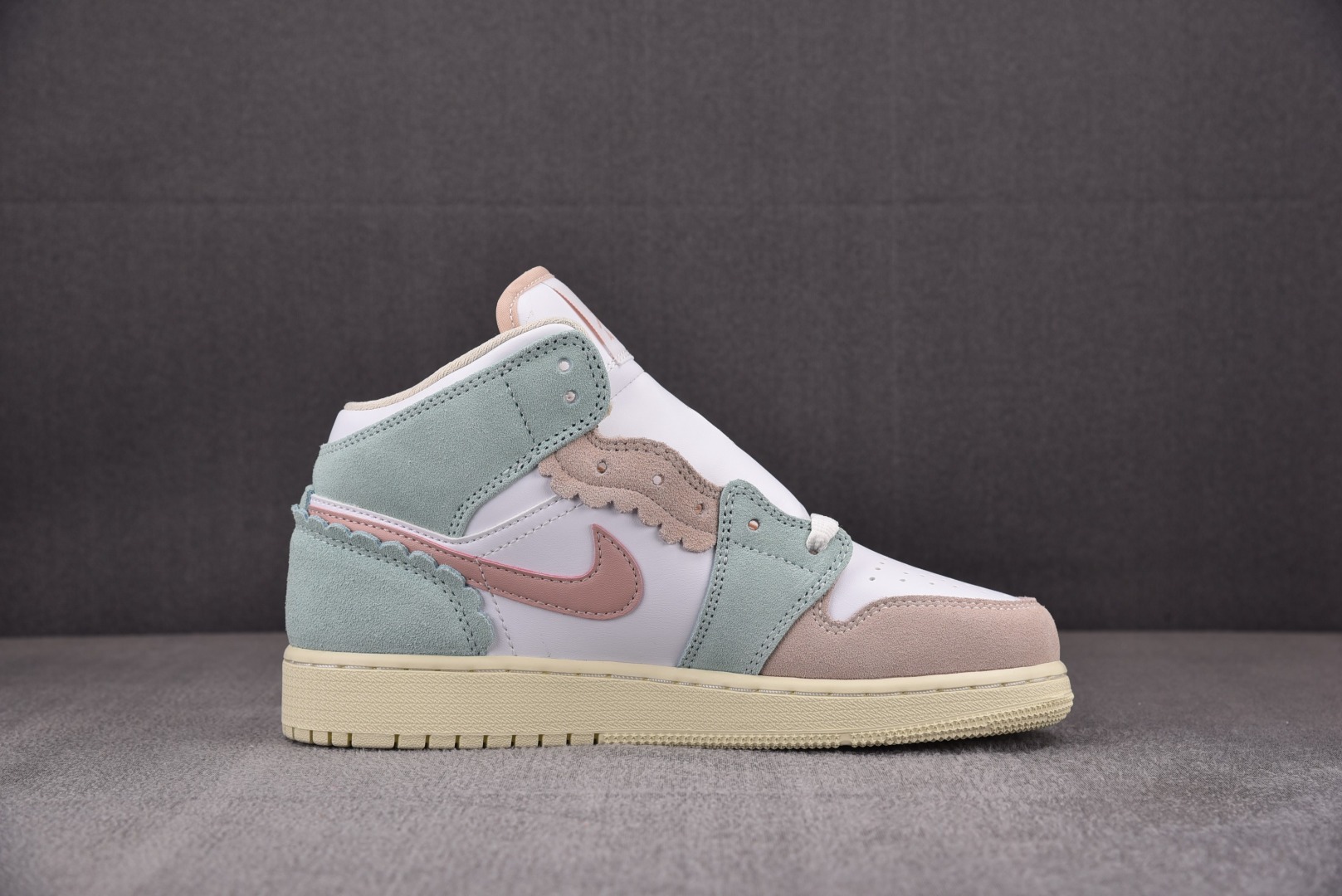 AJMid白蓝粉尺码:35.5-40总裁R版出品-AirJordan1MidSEGS“PinkOxfor