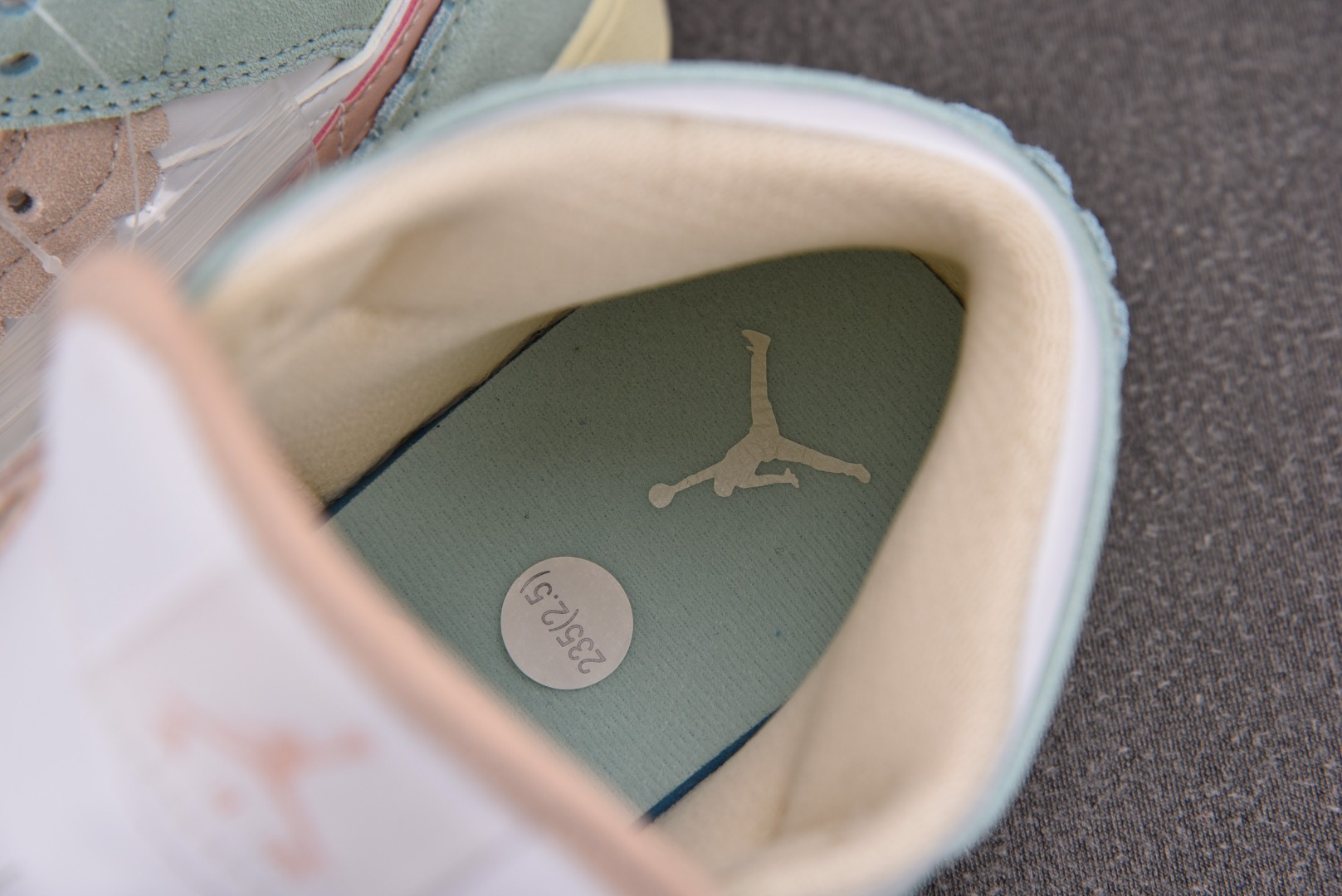 AJMid白蓝粉尺码:35.5-40总裁R版出品-AirJordan1MidSEGS“PinkOxfor