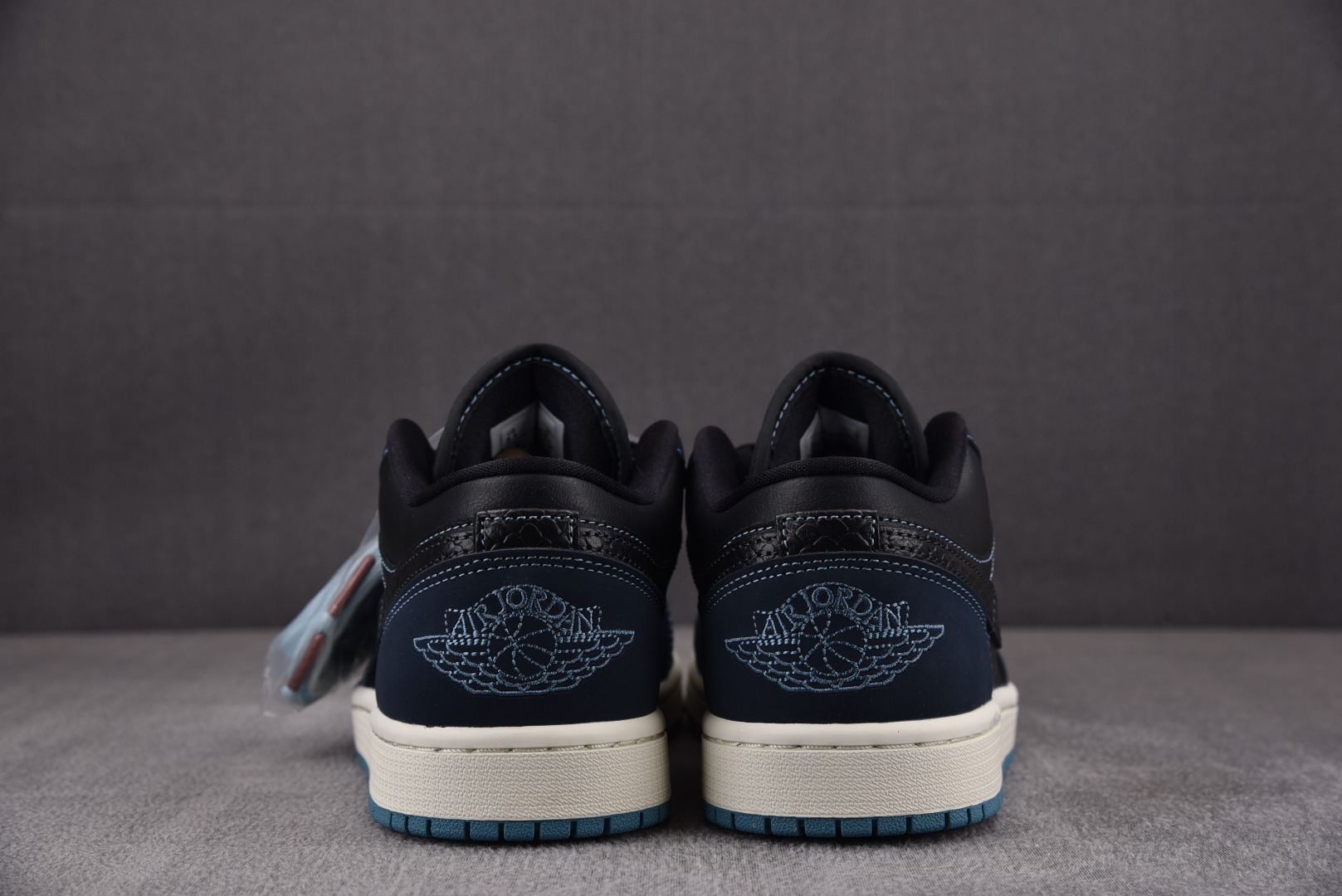 AJLow尺码:35.5-46总裁R版出品-AirJordan1Low“MidnightNavy午夜蓝F