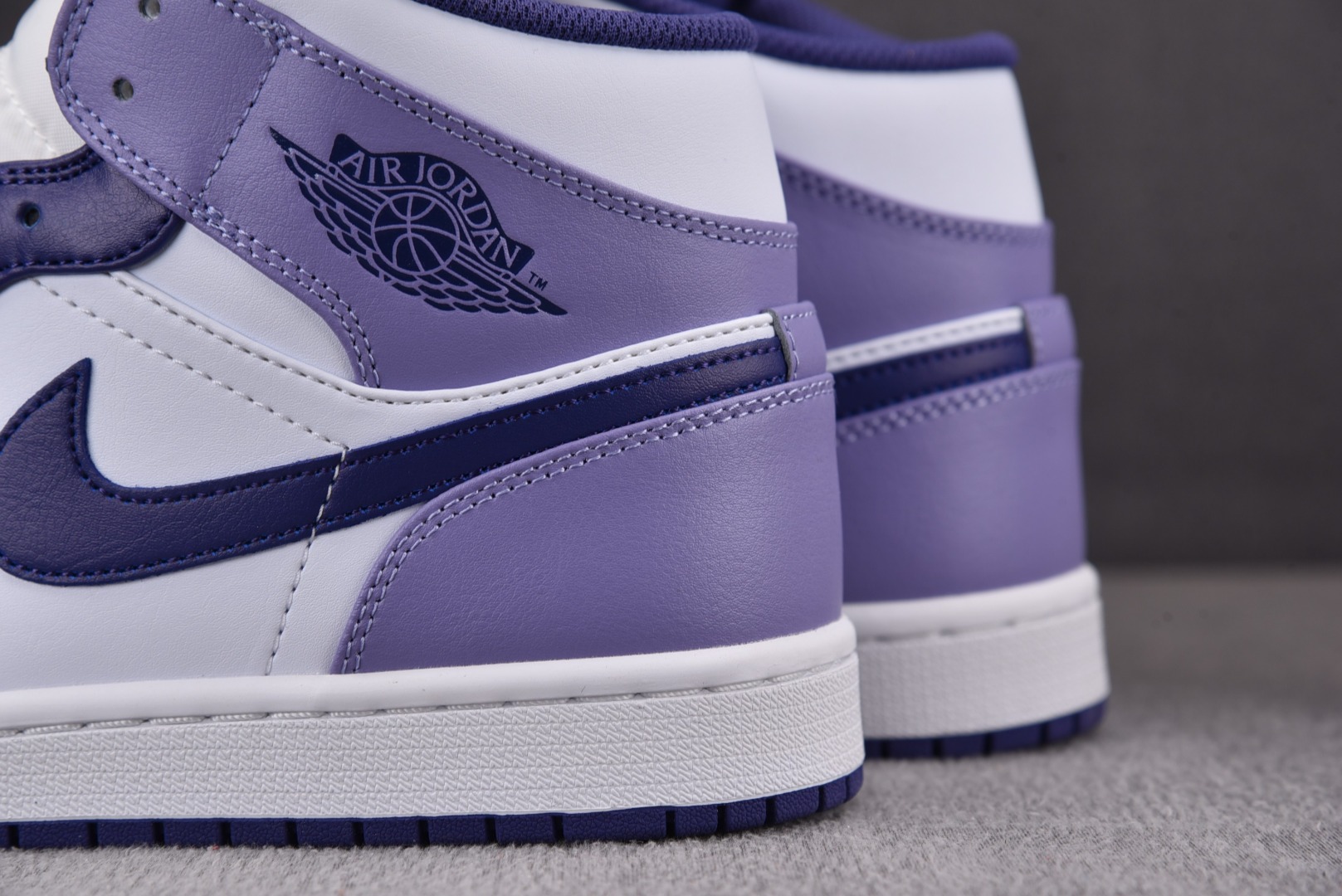 AJMid白紫尺码:40-46总裁R版出品-AirJordan1Mid“Blueberry”白紫DQ84