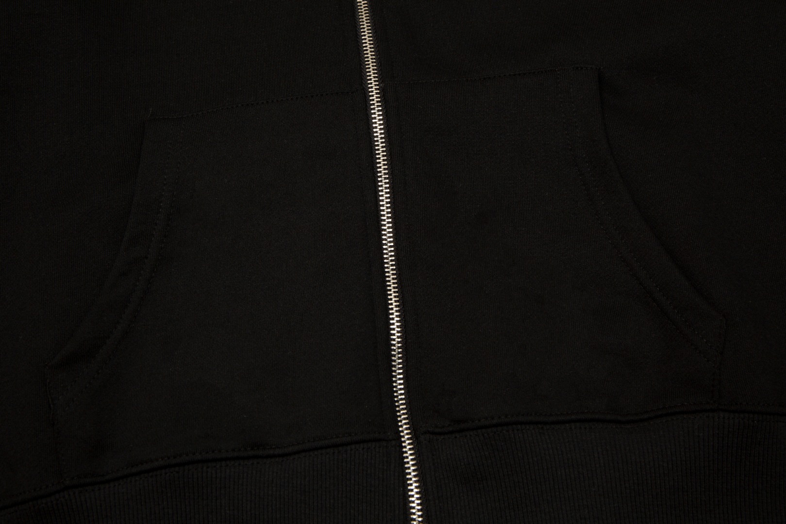 ZGL 4101: High-Quality Embroidered Coat with Custom Hand-Painted Fabric - 图片 8