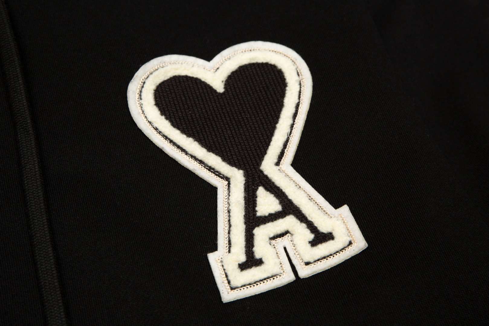 ZGL 4101: High-Quality Embroidered Coat with Custom Hand-Painted Fabric - 图片 4