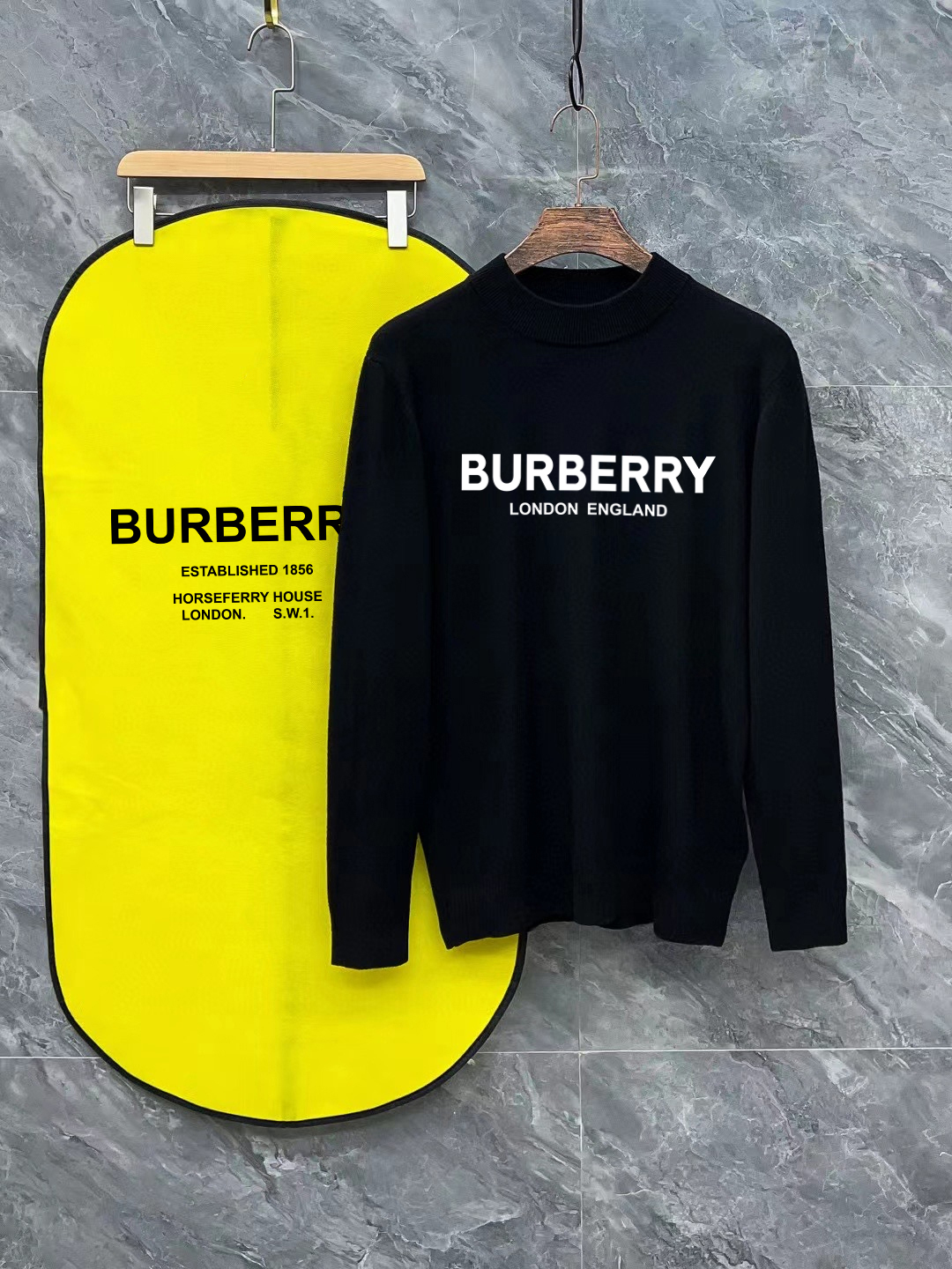 Luxury Custom-Made Burberry Sweaters: Innovative Design and Superior Quality