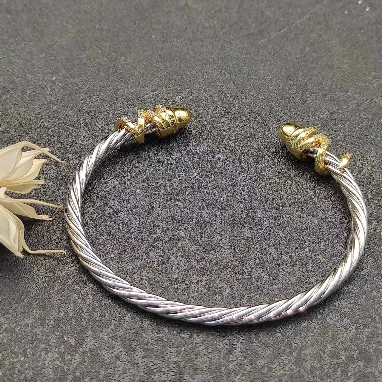 NO:112384,New David Yurman 4mm round head wrap bracelet. It is recommended to wear a hand circumference of 15-20cm. Number DYSZ-185, jewelry quality, bracelet19860909上新 David Yurman 4mm圆头缠绕手镯.建议适合佩戴的手围15-20cm 编号DYSZ-185,饰品精品,bracelet,Jewelry