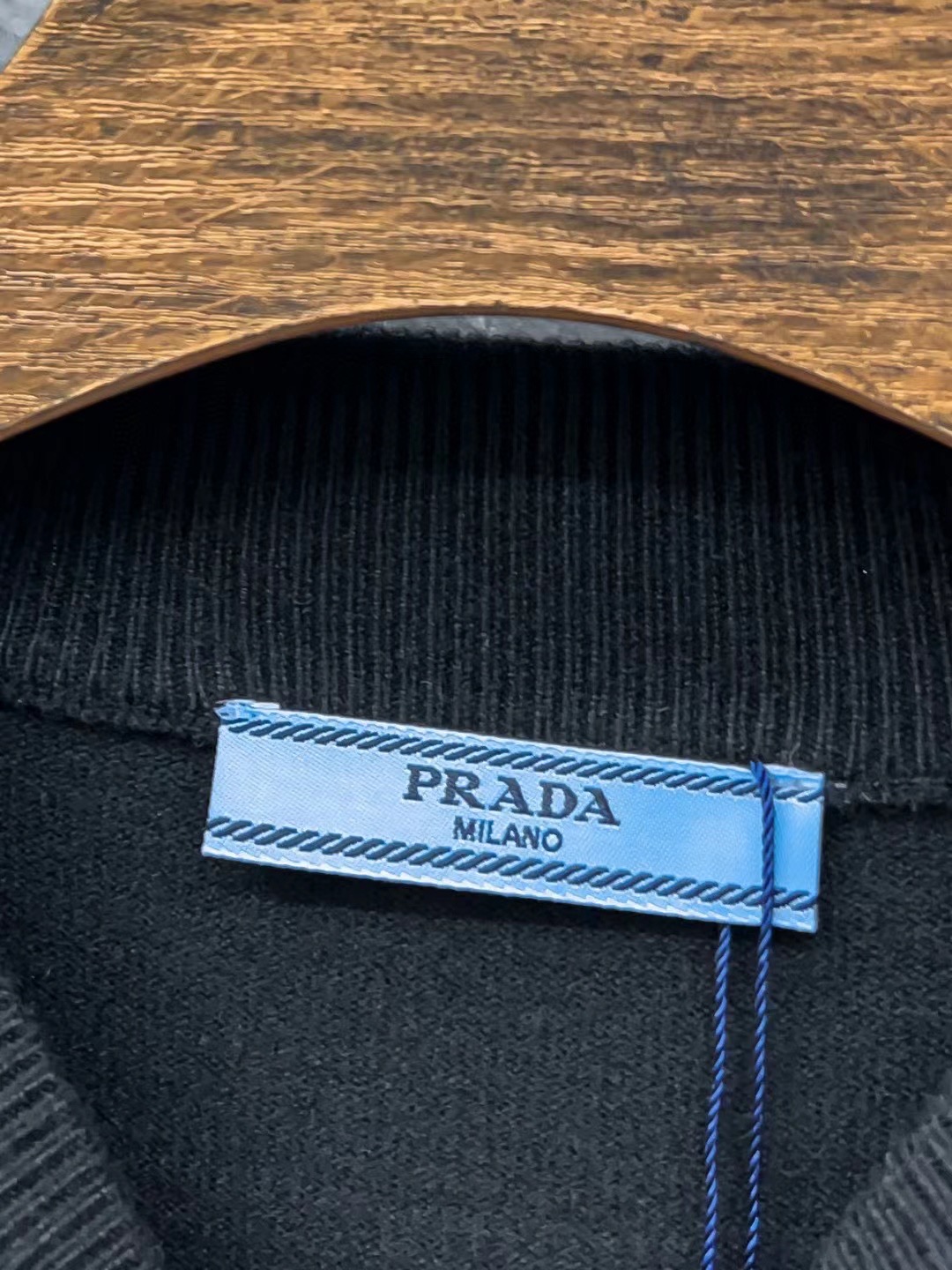 CJCR Prada High-End Sweater Series: Innovative Design, Superior Quality, Various Sizes - 图片 5