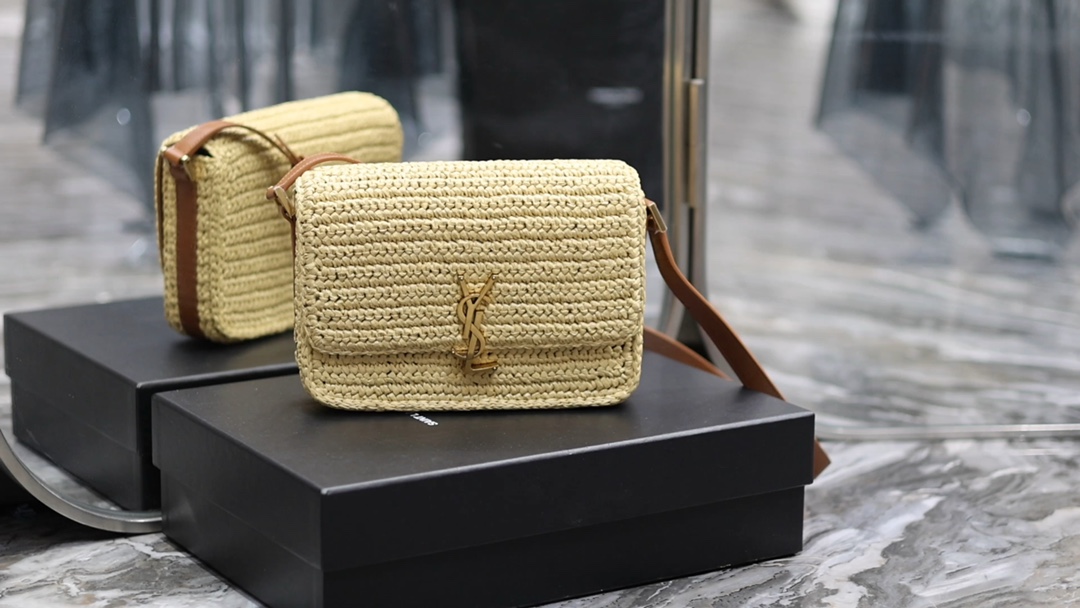 SOLFERINO BOX_23cm bolso de paja color crema con piel de vaca marrón, video real en stock