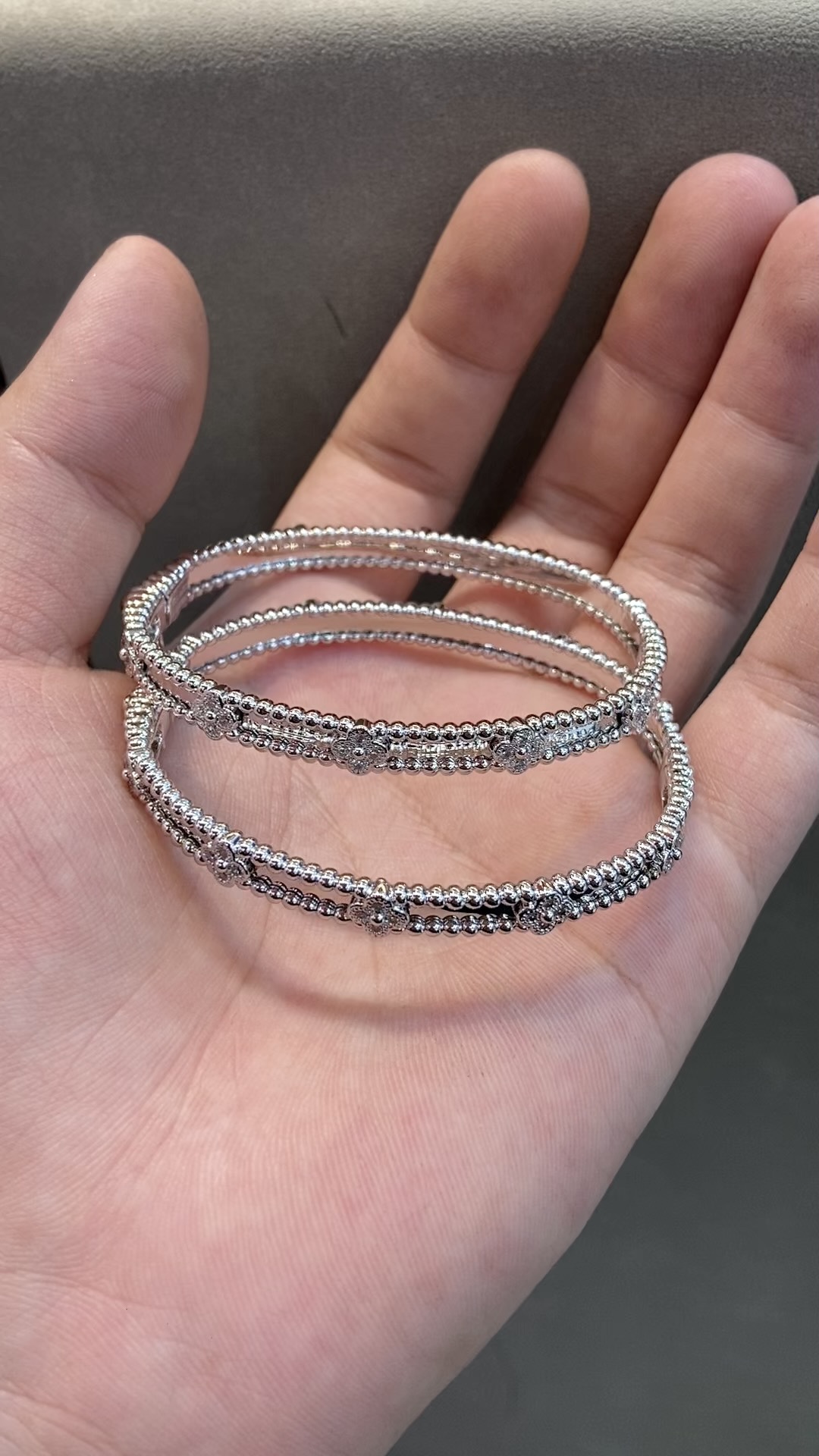 Van Cleef & Arpels vca 窄版万花筒手镯 白金色