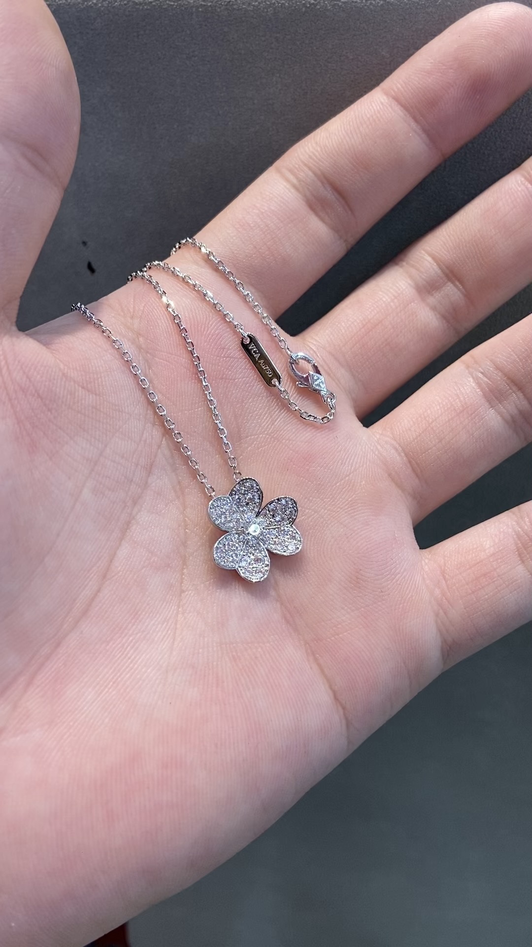 Van Cleef & Arpels vca 满钻三叶草项链 白金色