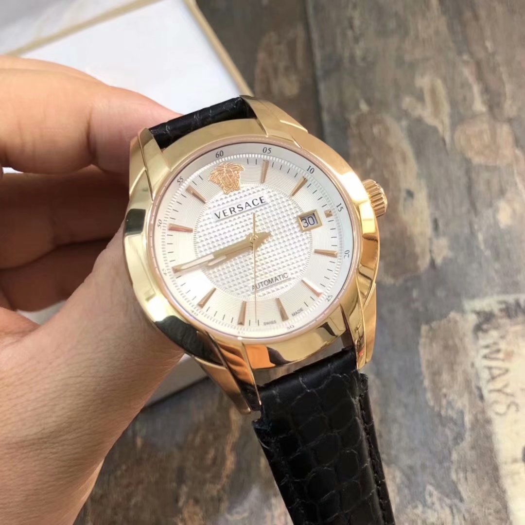 NO:157944,Batch: Original box: 50 Channel goods fidelity!  Can be inspected!  Versace Machinery.Versace Versace 25a series, original Swiss eta-2824 automatic mechanical movement, black crocodile pattern genuine leather wristband, anti-glare sapphire crystal watch mirror, 30 meters waterproof performance, dial diameter 42mm, original authentic, fidelity!  Add 50 in original packaging!  Brand new and complete set is a great value for money!  , versace, versace19860909批: 原盒:50 渠道货保真！可验货！范思哲机械.Versace范思哲25a系列,原装瑞士eta-2824自动机械机芯,黑色鳄鱼纹真皮腕带,防眩光蓝宝石水晶表镜,30米防水性能,表盘直径42mm,原厂正品,保真！原装包装加50！全新全套超值一手好价！,,versace,versace,Watch