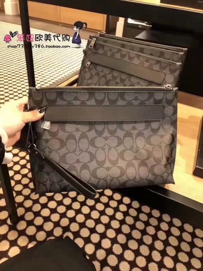 Coach COACH男士手拿包了解一下 前天出库的货 牛皮 基本上是男人的必须品 还是拿手包的男人最帅