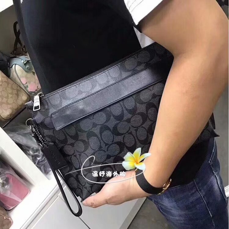 Coach 这款Coach男士手拿包我一定要推荐给你们
