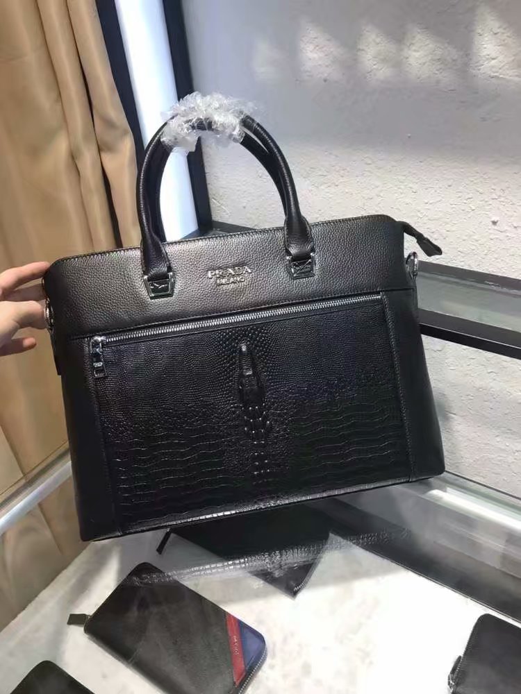 批¥PRADA普拉达 独家新款【型号】193-1商务休闲包【尺寸】38-29-6cm【颜色】黑色 高端品