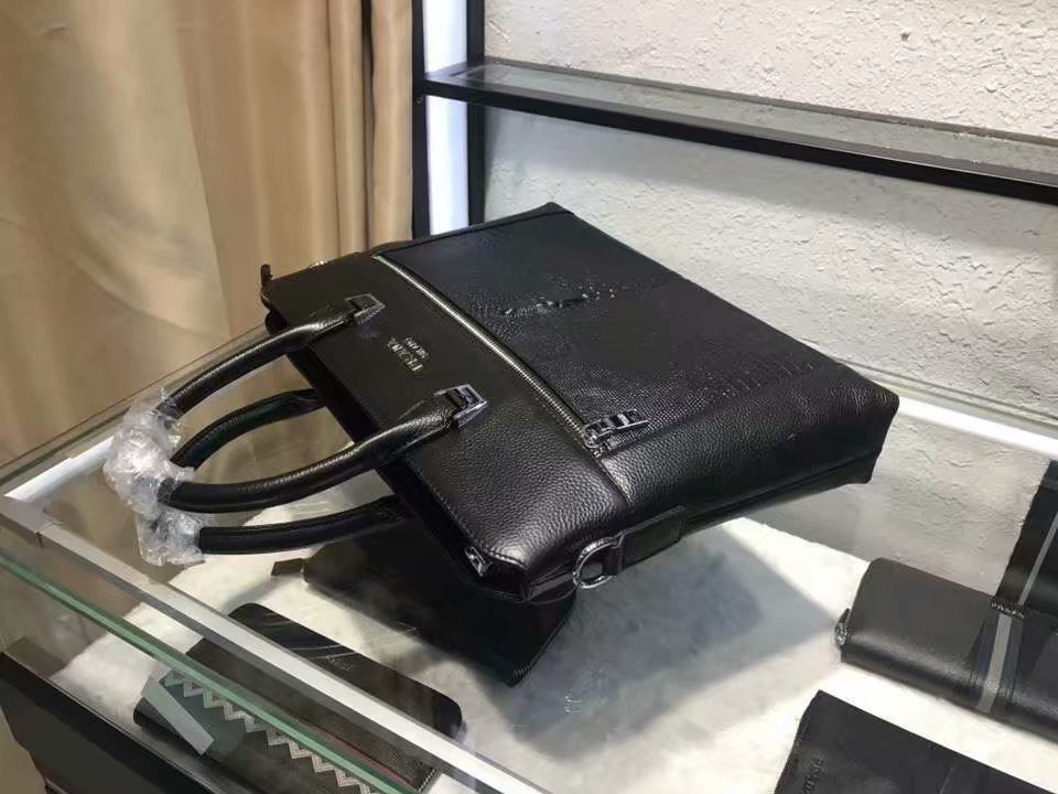批¥PRADA普拉达 独家新款【型号】193-1商务休闲包【尺寸】38-29-6cm【颜色】黑色 高端品