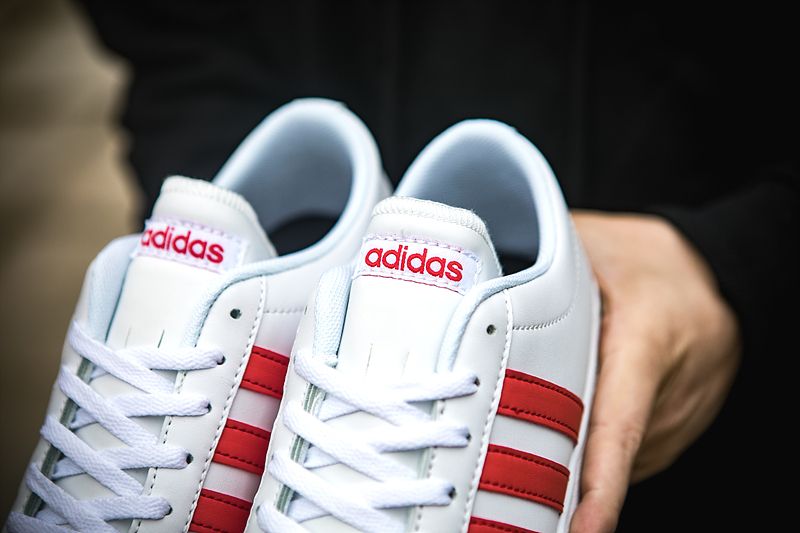 60 Adidas Neo 超软二层皮低帮小白鞋