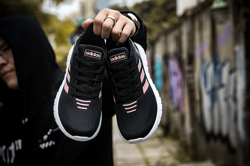 85阿迪达斯男女鞋2019春季新款运动鞋网面透气轻便休闲跑步鞋