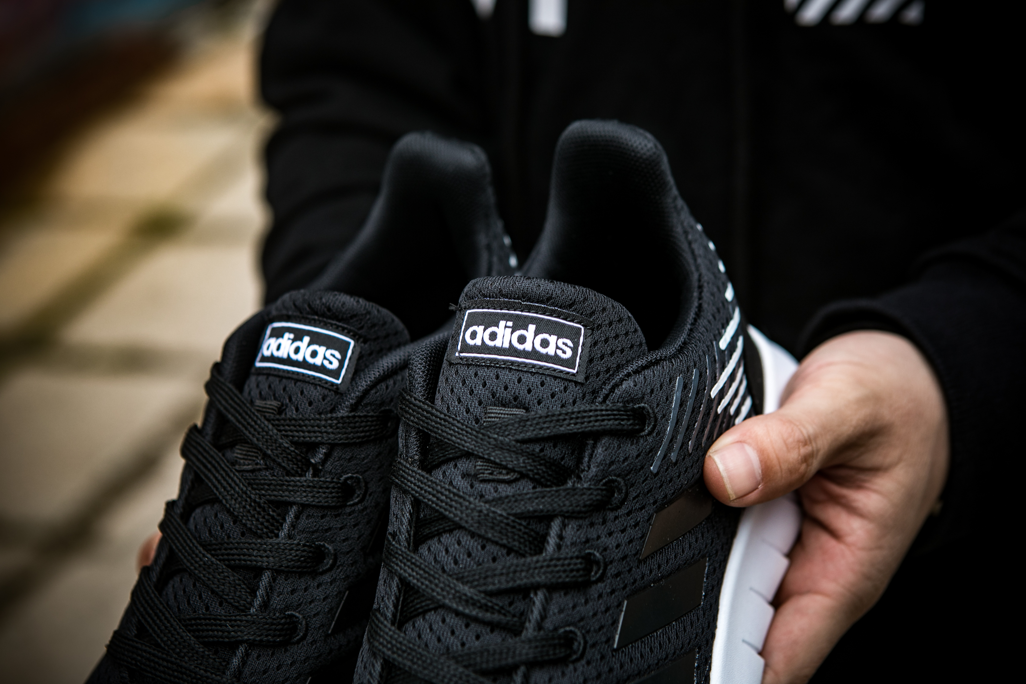 85阿迪达斯男女鞋2019春季新款运动鞋网面透气轻便休闲跑步鞋