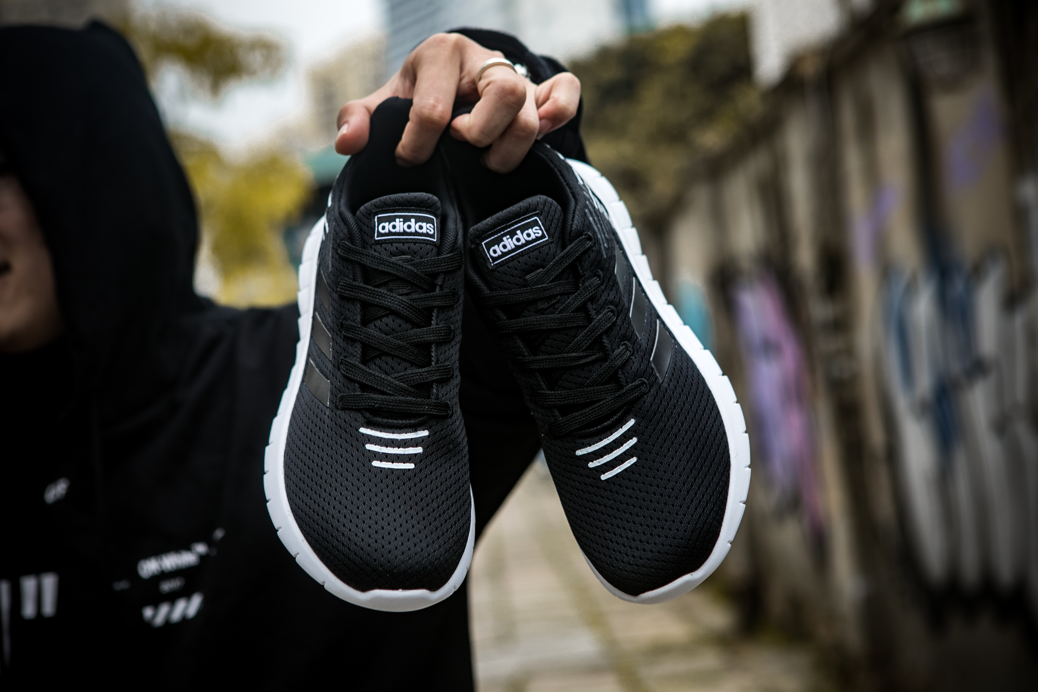 85阿迪达斯男女鞋2019春季新款运动鞋网面透气轻便休闲跑步鞋