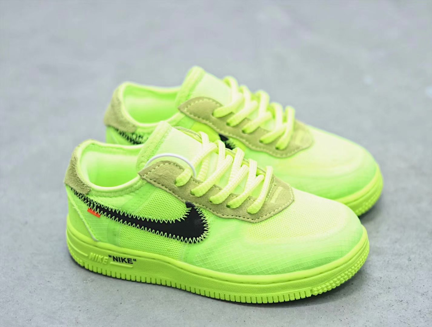 130 <br />#毒物#公司级 NikeAirForce1OW'Volt'2.0联名AF1童鞋，独立磨具，原鞋开膜，区别市面通货版本 尺码：22～35
