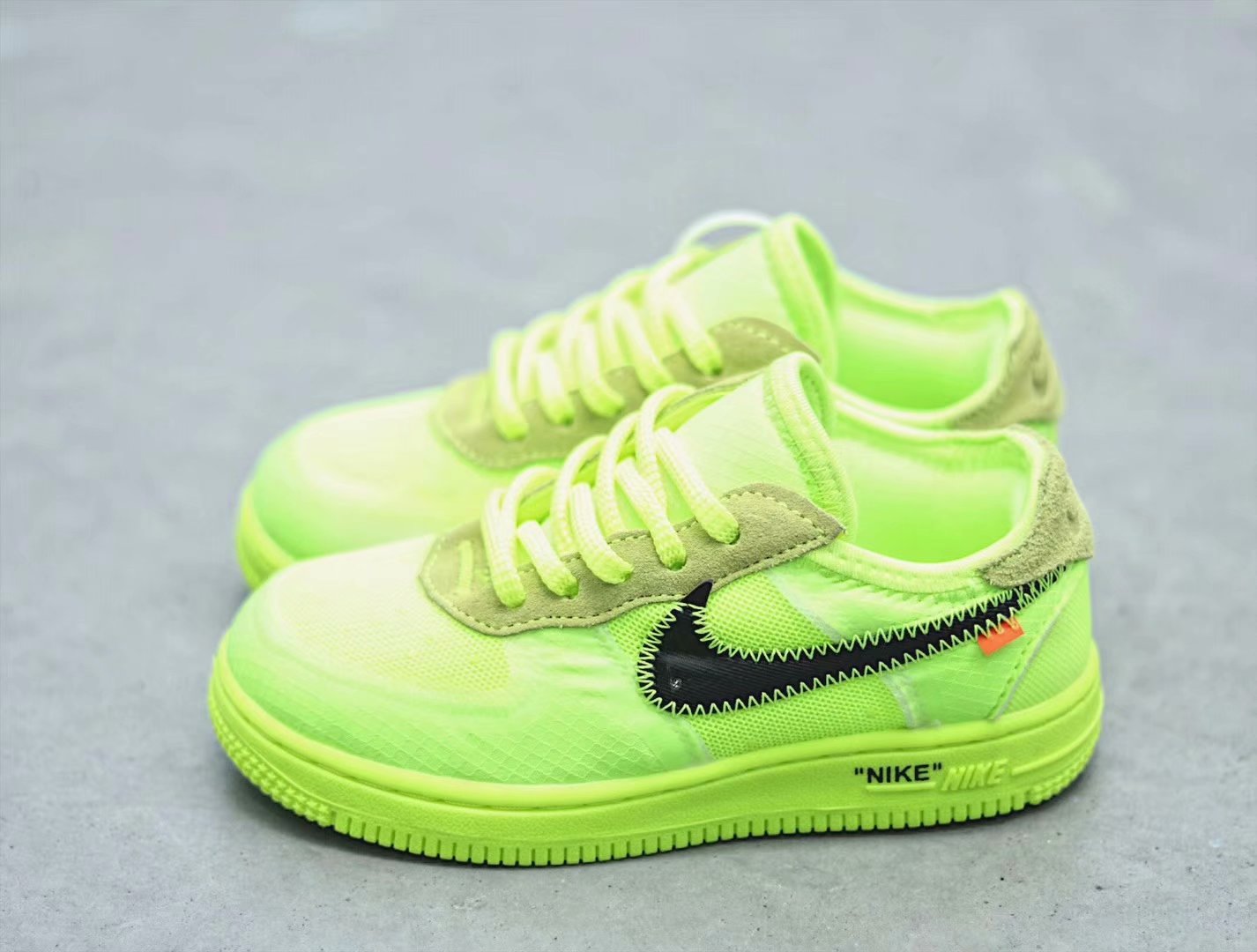 130 <br />#毒物#公司级 NikeAirForce1OW'Volt'2.0联名AF1童鞋，独立磨具，原鞋开膜，区别市面通货版本 尺码：22～35