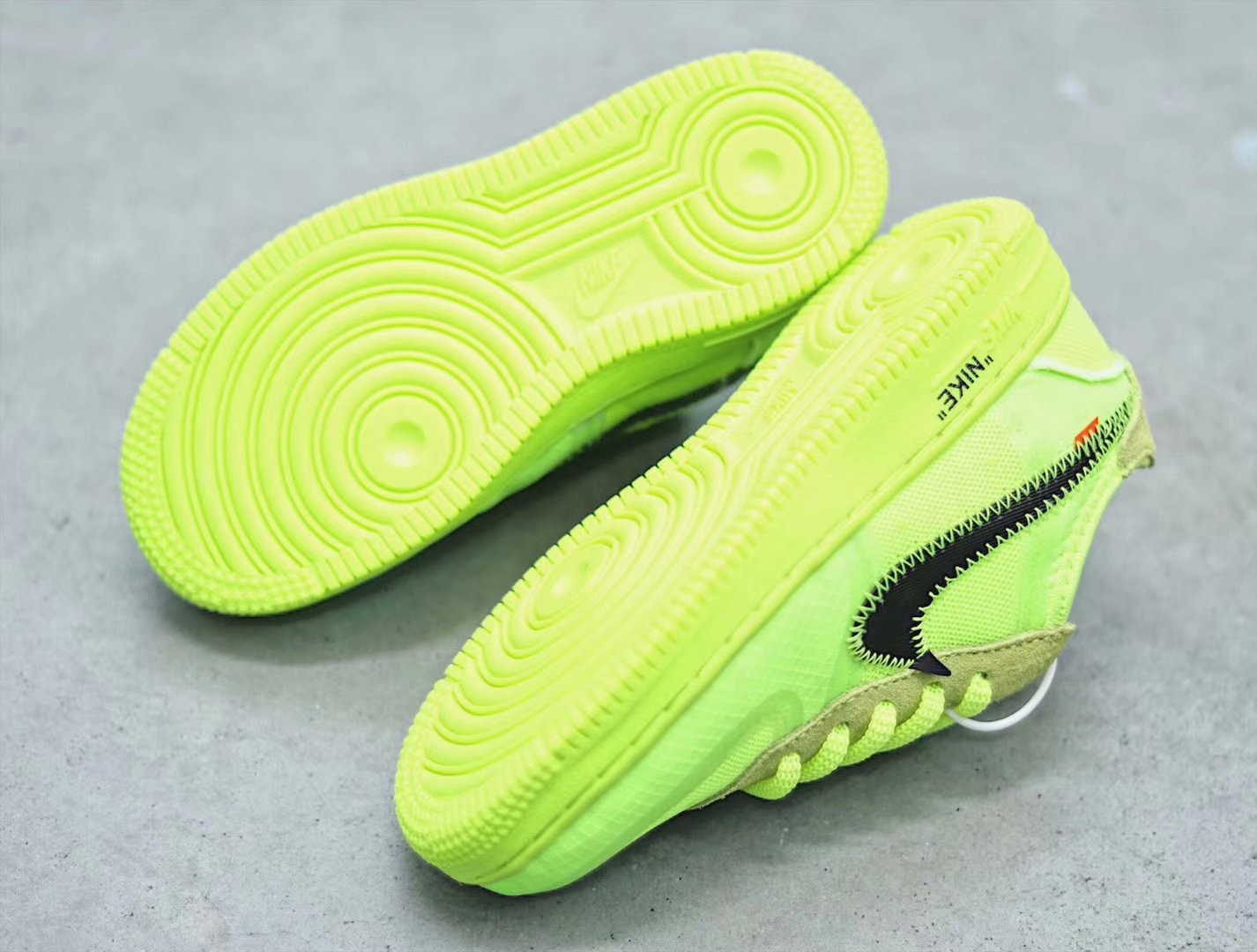 130 <br />#毒物#公司级 NikeAirForce1OW'Volt'2.0联名AF1童鞋，独立磨具，原鞋开膜，区别市面通货版本 尺码：22～35