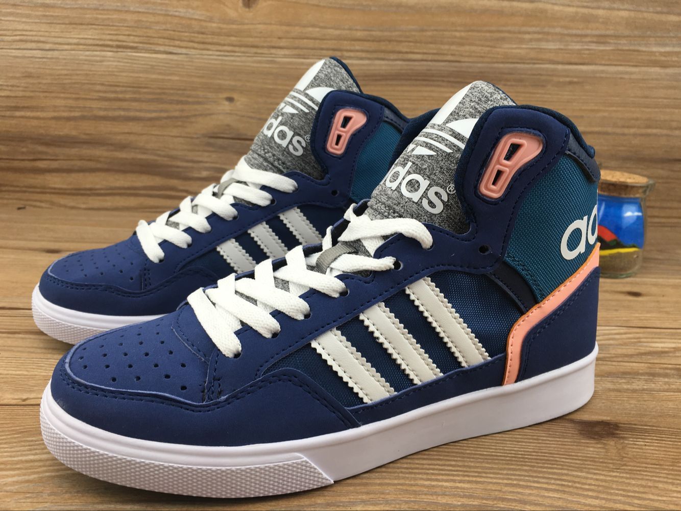 范冰冰高帮新配色爆款阿迪达斯高帮商城品质真标正品材料 阿迪达斯范冰冰同款系列男女鞋高帮板鞋 深蓝桔粉 货号BY2334 36-39 |