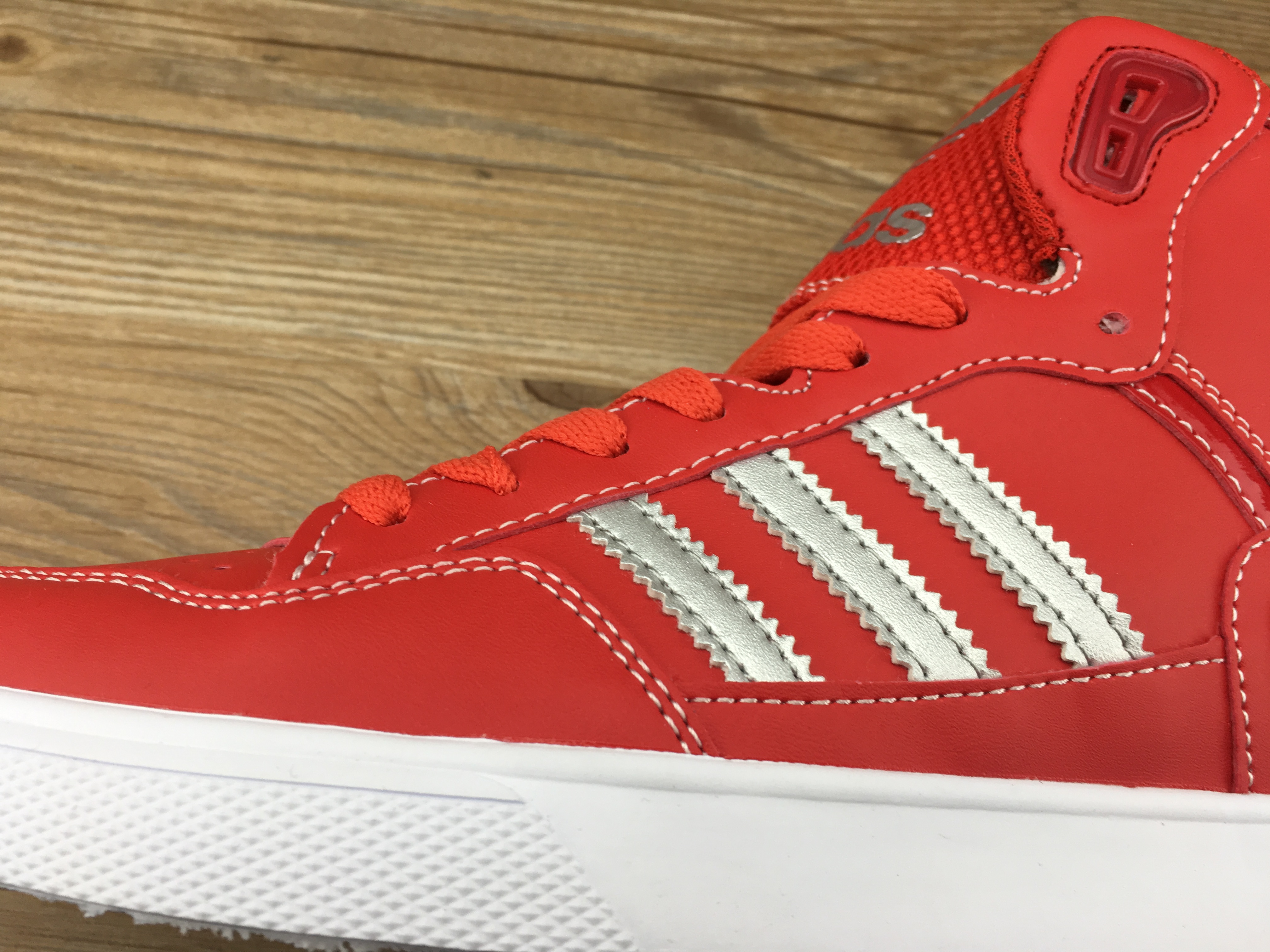 范冰冰高帮爆款阿迪达斯高帮商城品质真标官网同步 阿迪达斯范冰冰同款系列女鞋高帮板鞋 红银EE3824 36-44带半码 |