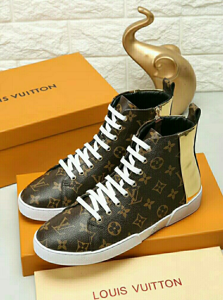 Louis Vuitton Hoge Sneakers met Monogram Canvas en Leren Details - Bruin