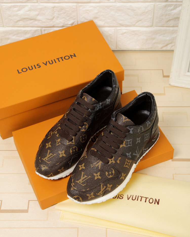 Louis Vuitton Baskets de Sport Homme en Toile Monogram Eclipse, Brun