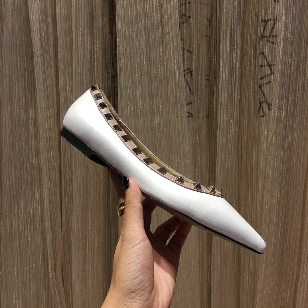 Valentino Garavani White Matte Leather Rockstud Ballerina Flats Shoes
