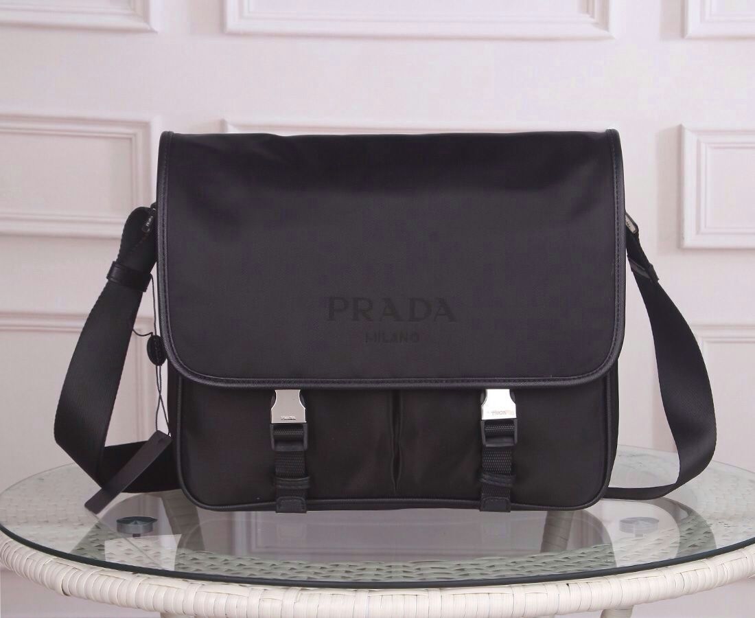 【品牌名称】：PRADA /普拉达
【产品规格】：W32XH24XD12cm
【产品材质】：原单韩国布配