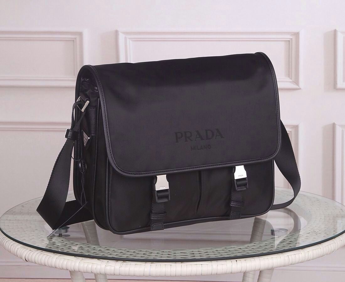 【品牌名称】：PRADA /普拉达
【产品规格】：W32XH24XD12cm
【产品材质】：原单韩国布配