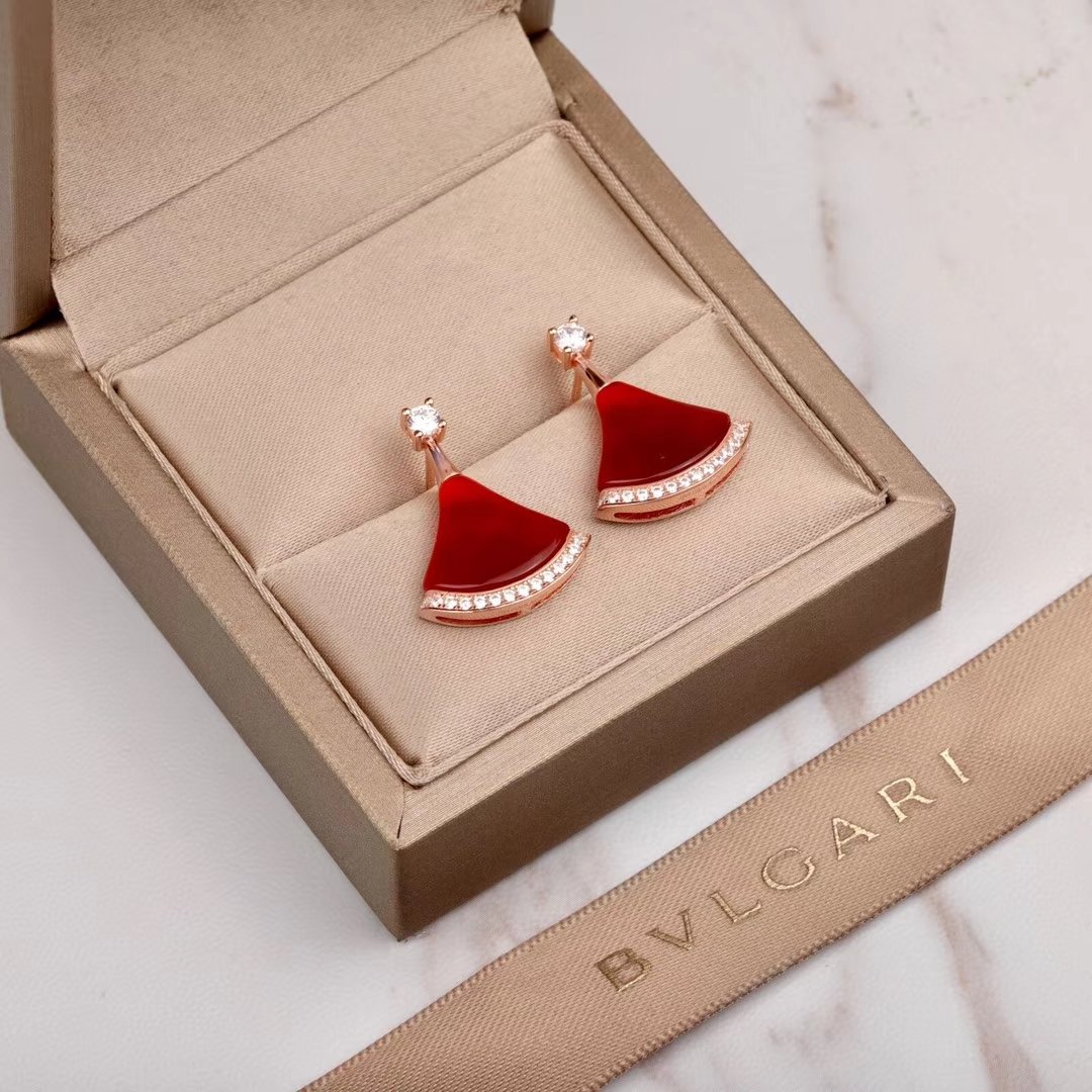 NO:102195,Small skirt earrings diva series earrings high-end 925 sterling silver natural agate skirt fan shape peacock green red agate white shell three colors, Bulgari stud earrings, bvlgari, skirts, earrings, pure silver19860909小裙子 耳环 diva系列 耳坠 高端925纯银 天然玛瑙小裙子扇形 孔雀绿 红玛瑙 白贝三色齐,宝格丽耳钉,bvlgari,skirts,earrings,pure silver,Jewelry