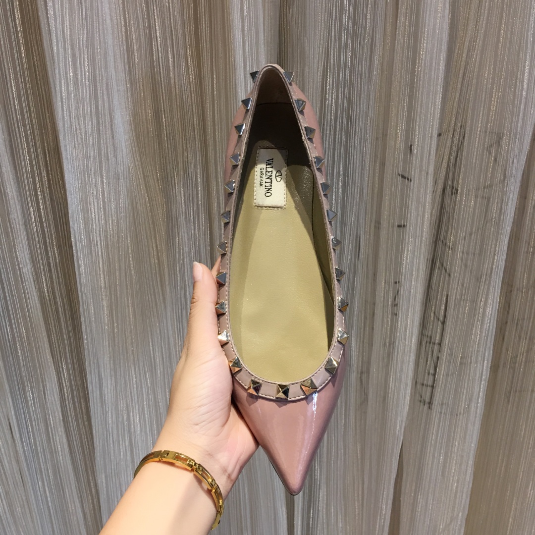 Valentino Garavani Rockstud Ballerina Flats - Nude Pink Patent Leather