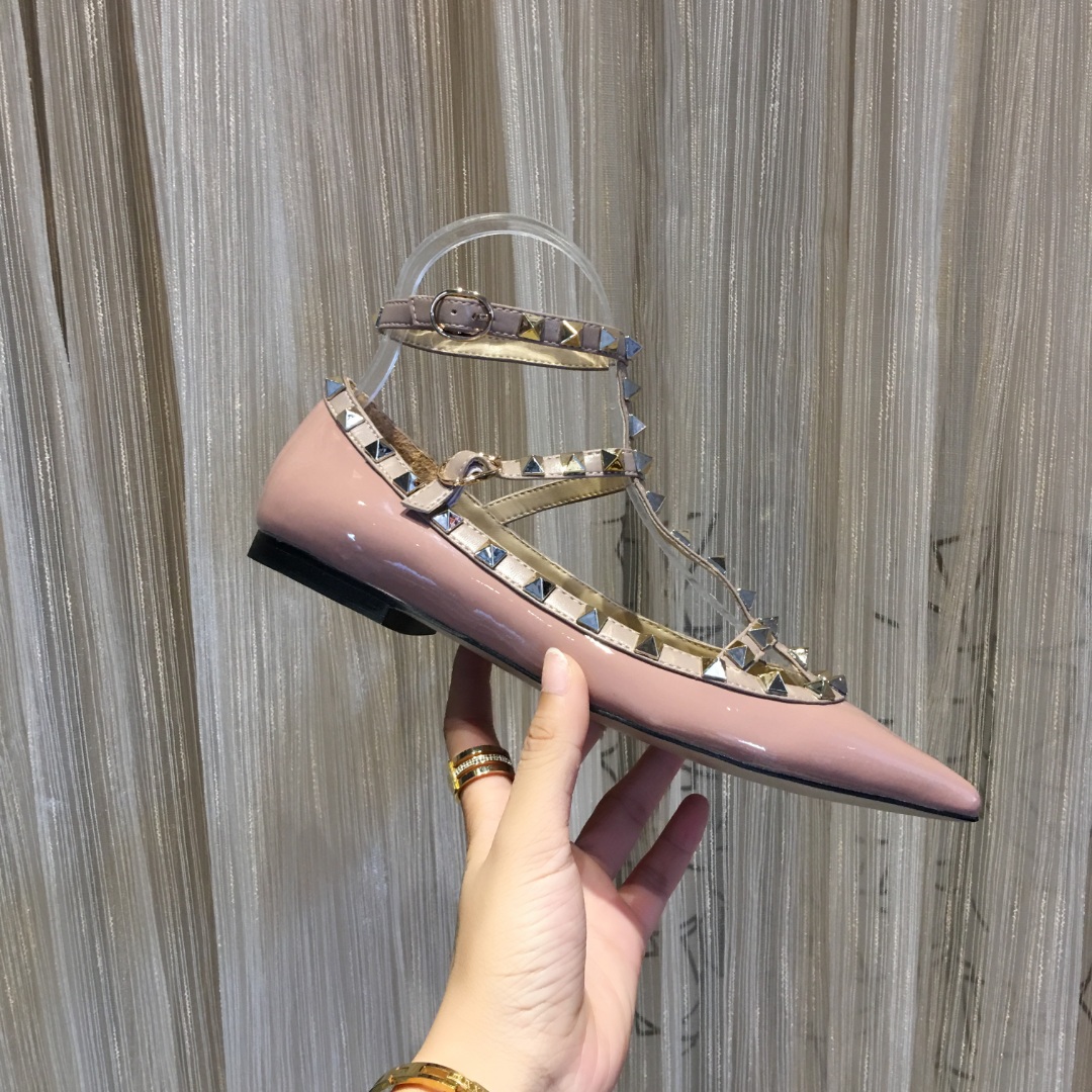 Valentino Garavani Nude Pink Patent Leather Rockstud Ballerina Flats