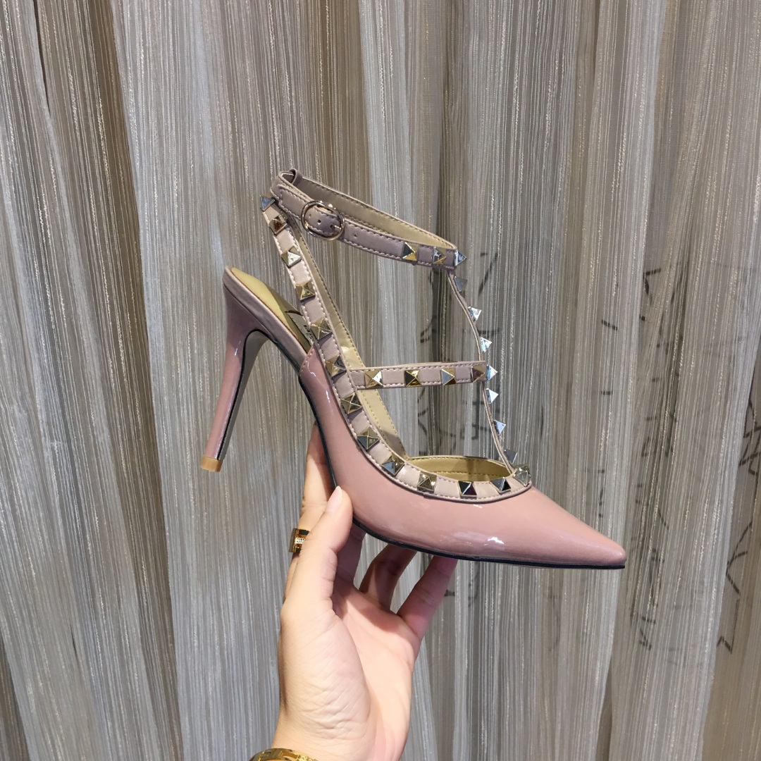 Valentino Garavani Pink Patent Leather Rockstud Slingback Heels