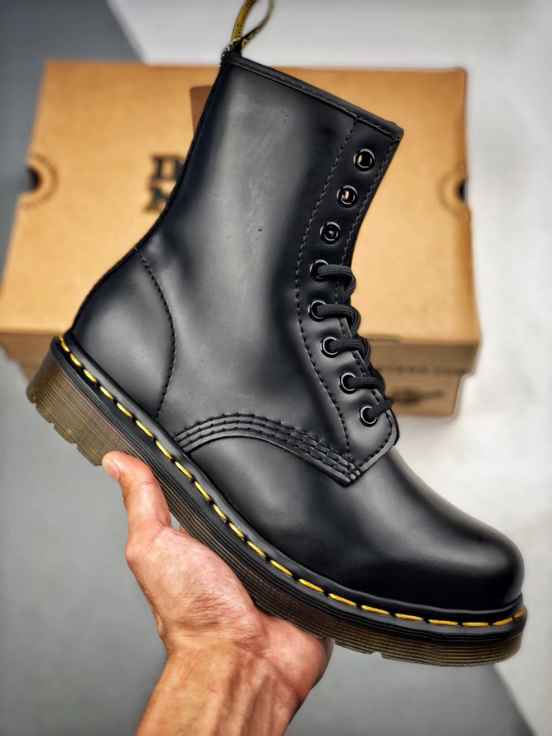 doc martens 1560