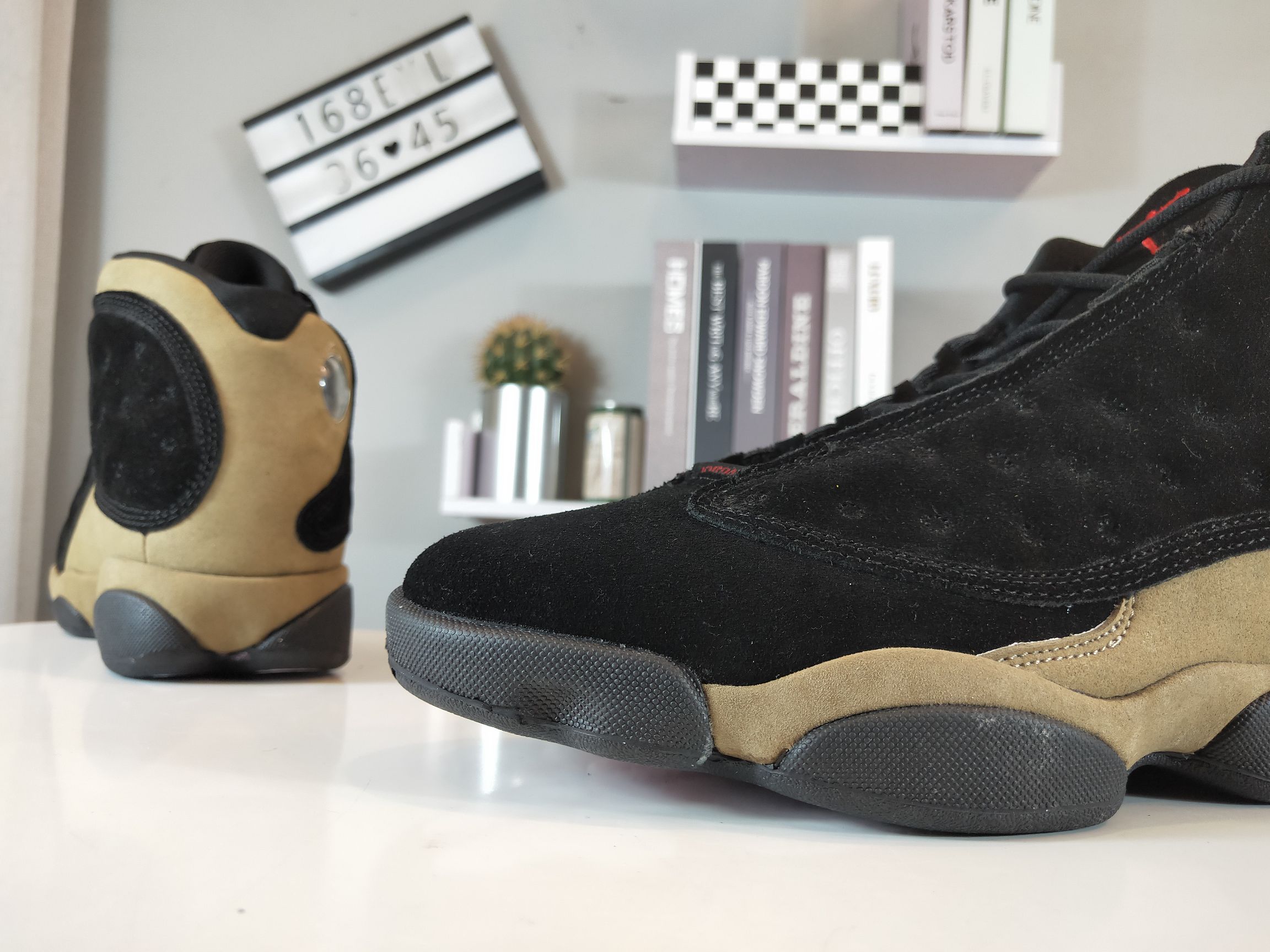 220。支持放店<br />公司级, Nike Air jordan 13 AJ13 乔丹13代 真碳全息3D猫眼 实战篮球鞋 36-45  <br />编码: 168ELL