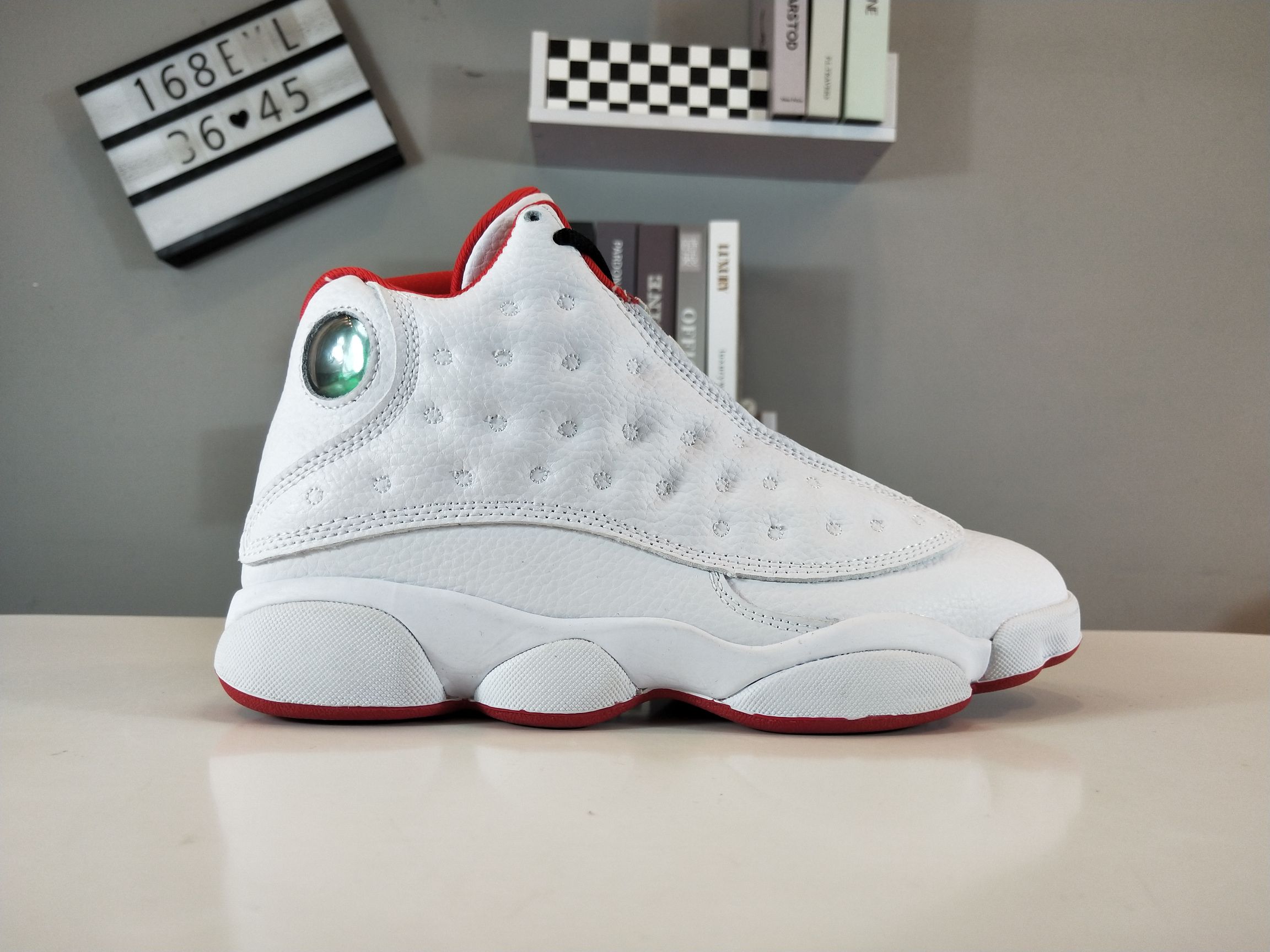 合集  220。支持放店<br />公司级, Nike Air jordan 13 AJ13 乔丹13代 真碳全息3D猫眼 实战篮球鞋 36-45  <br />编码: 168ELL
