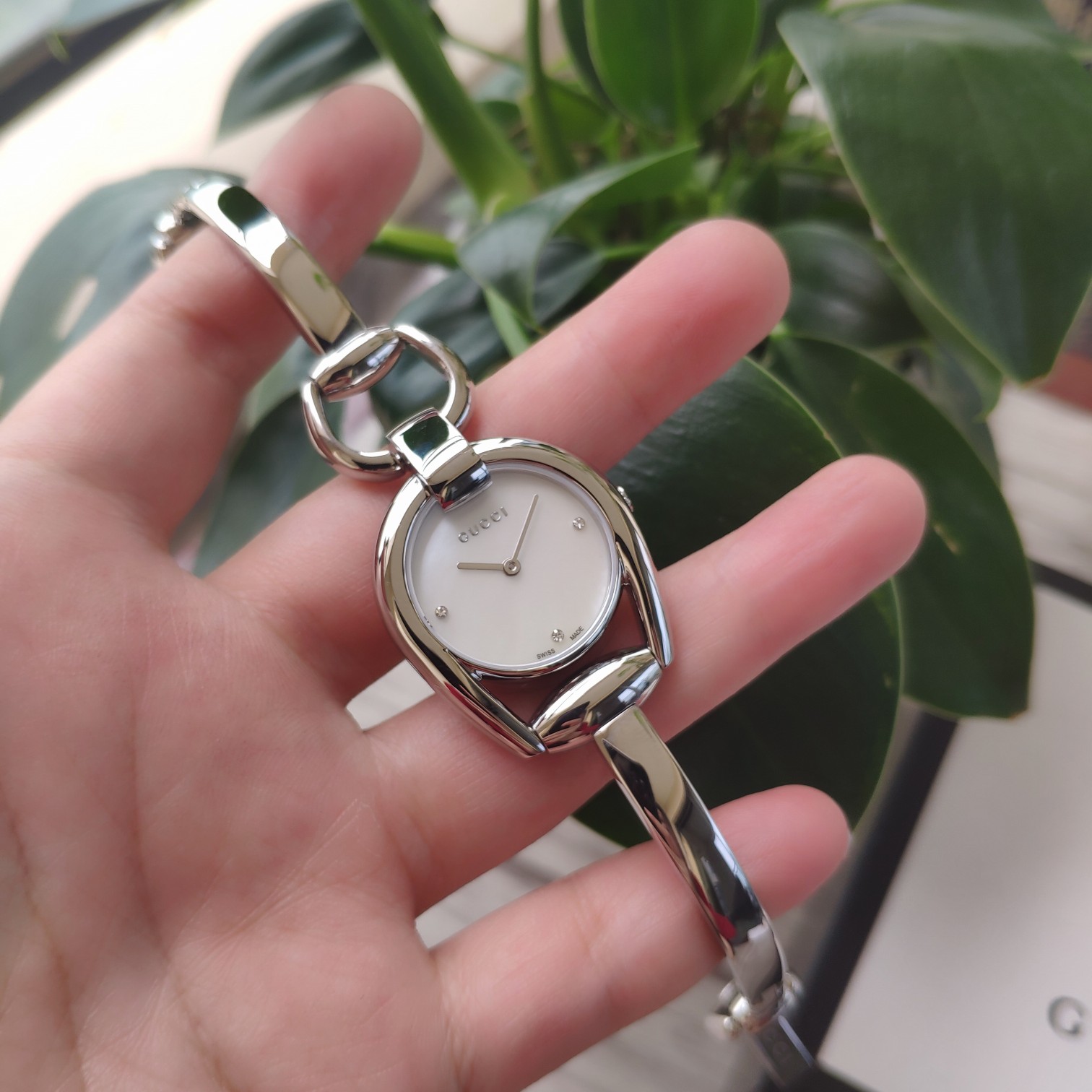 NO:156688,Batch: Original box: 30 Gucci GUCCI bracelet fashion women's watch, watch diameter 28mm, Swiss quartz movement, fidelity, counter pricing  , supports various inspections.,,gucci,gucci,bracelet19860909批: 原盒:30 古驰 GUCCI手镯款时装女表,表径28mm,瑞士石英机芯,保真,专柜定价 ,支持各种验货.,,gucci,gucci,bracelet,Watch