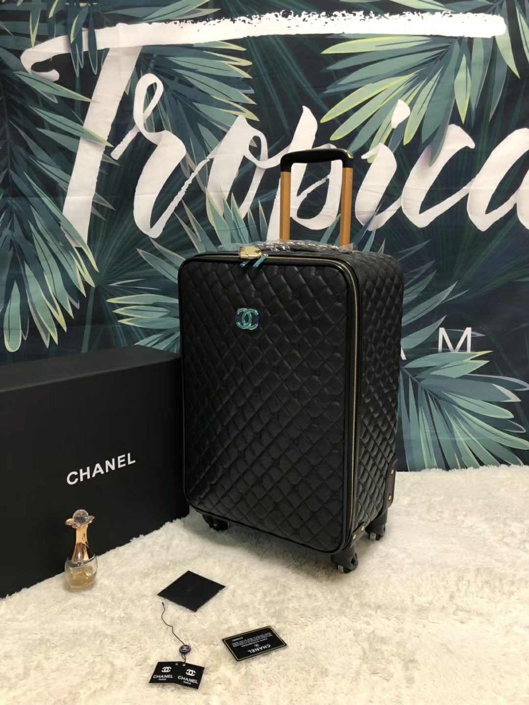 Maleta Chanel de Europa Occidental, imprescindible para el hogar y viajes, herramienta para aparentar, alta gama, genia…