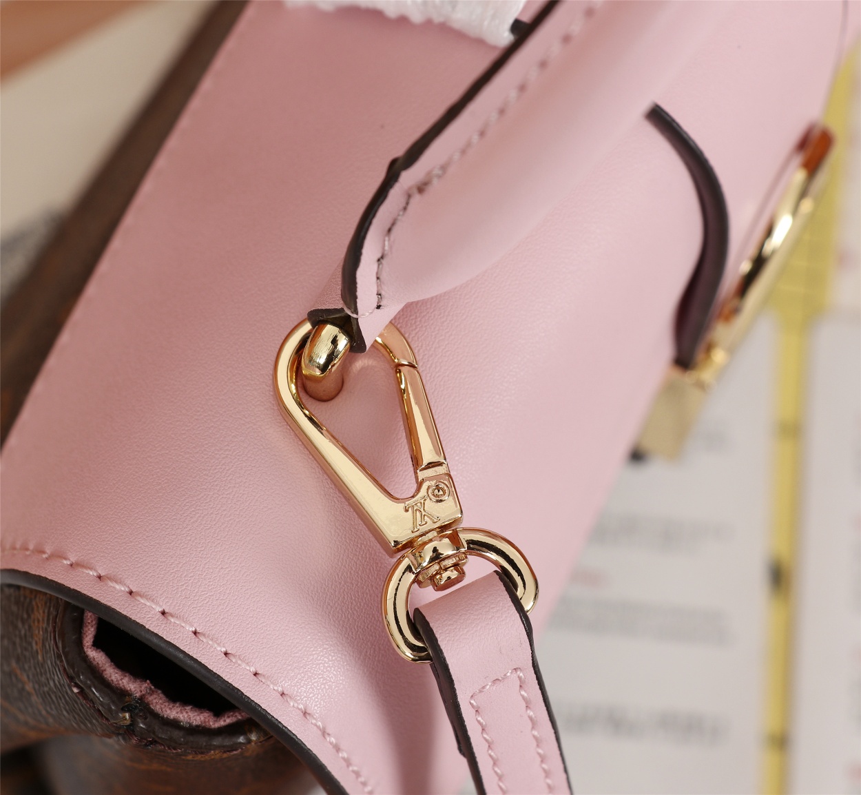 Louis Vuitton M43577 Pink Monogram 23 17 8cm crossbody everyday
