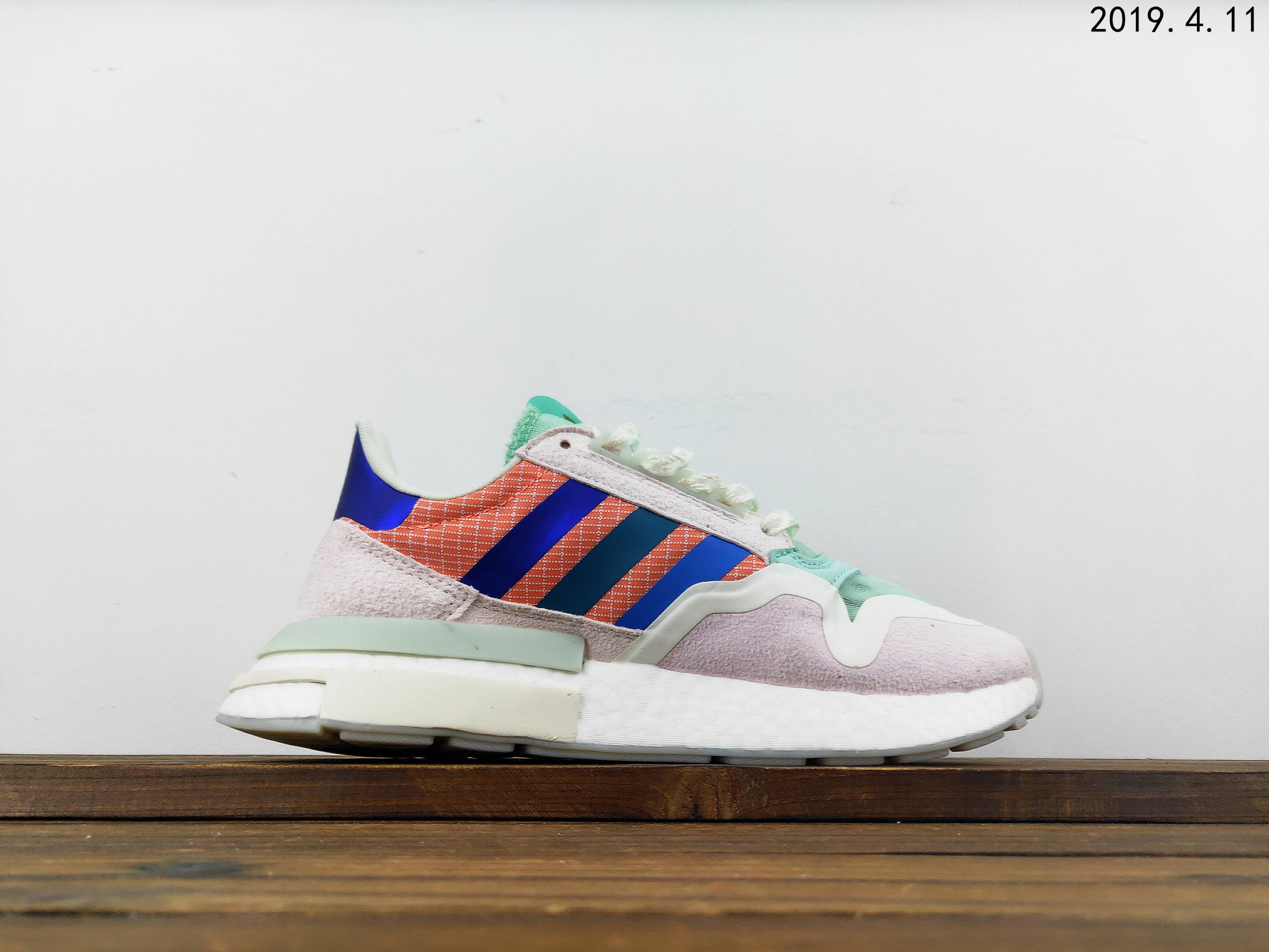 200市场顶级 adidas Originals ZX500 RM，爆米花百搭复古慢跑鞋“网纱粉渐变紫罗兰”DG4150