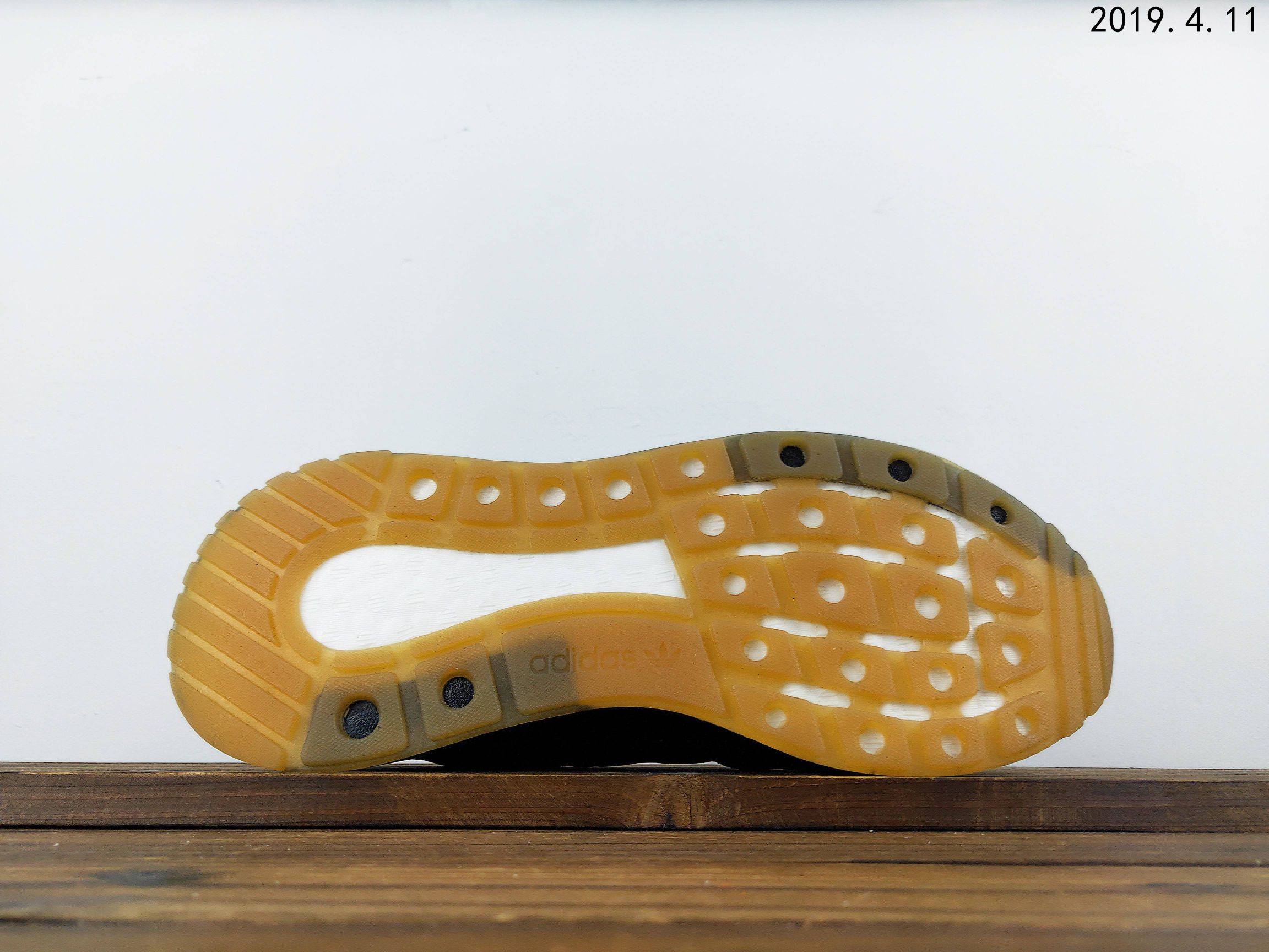 200市场顶级 adidas Originals ZX500 RM，爆米花百搭复古慢跑鞋“网纱粉渐变紫罗兰”DG4150