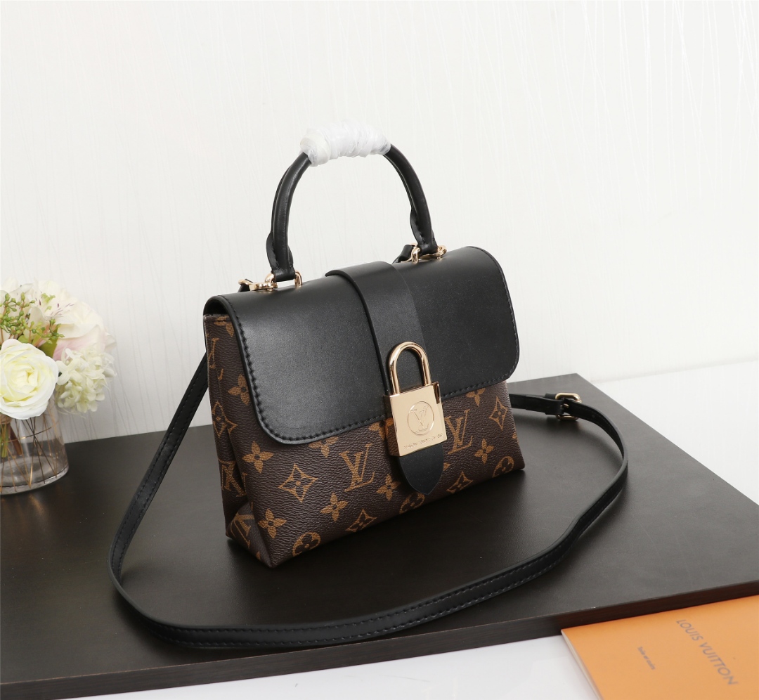 Louis Vuitton M43577 Monogram Epi Black 23 17 8cm crossbody everyday