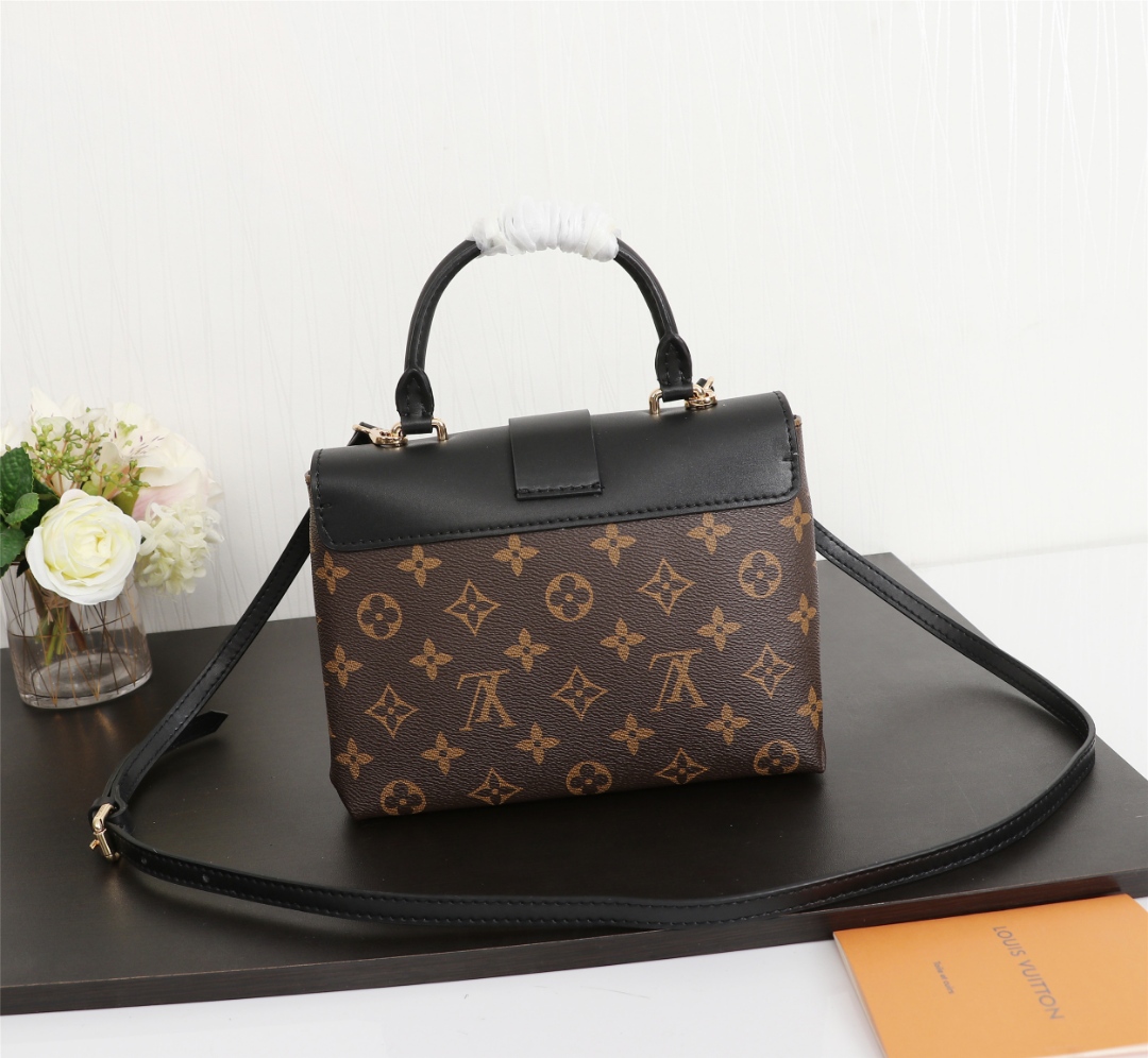 Louis Vuitton M43577 Monogram Epi Black 23 17 8cm crossbody everyday